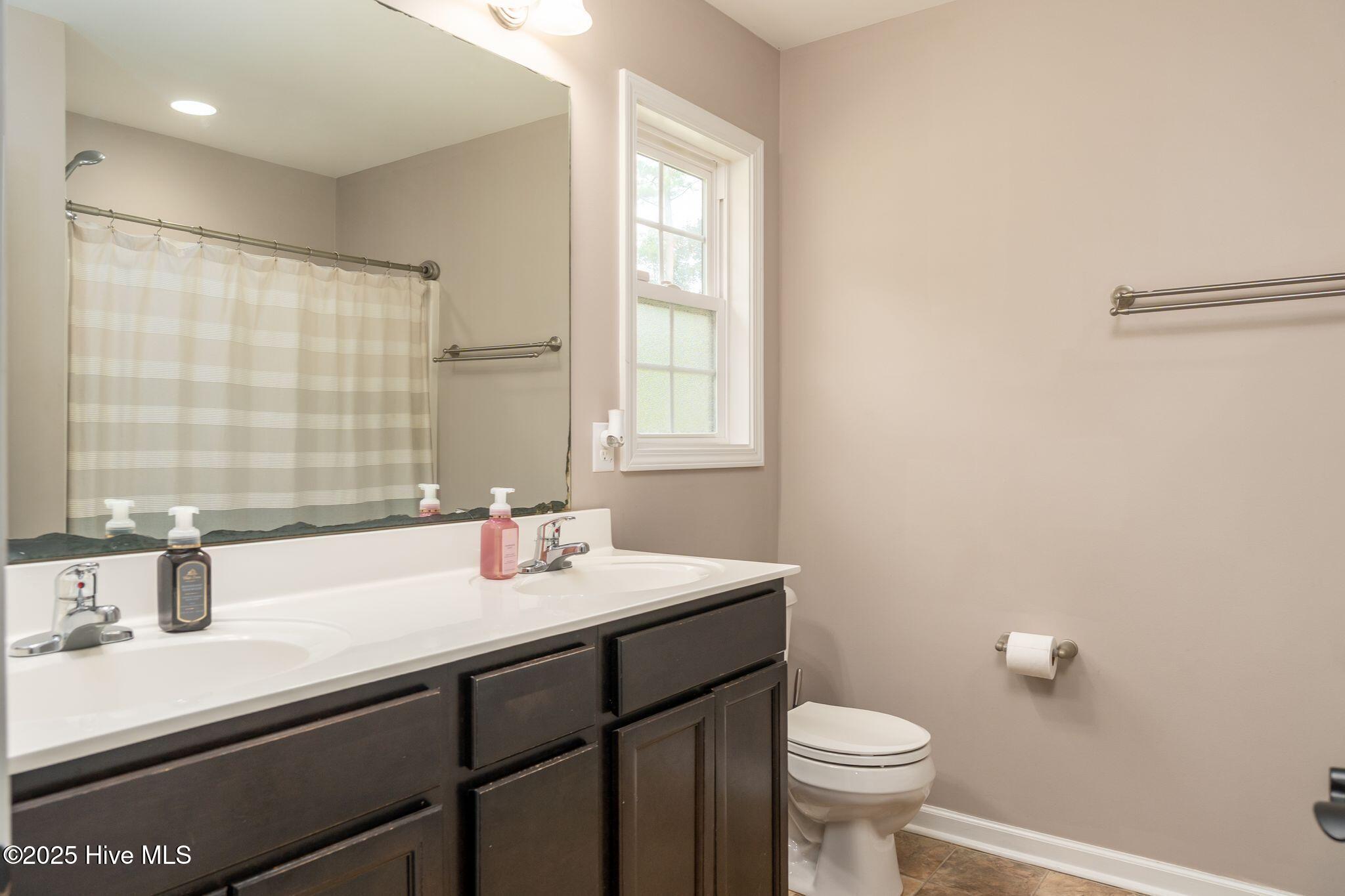117 Quail Hollow Drive, Jacksonville, NC 28540 – photo 15: 117 Quail Hollow-22