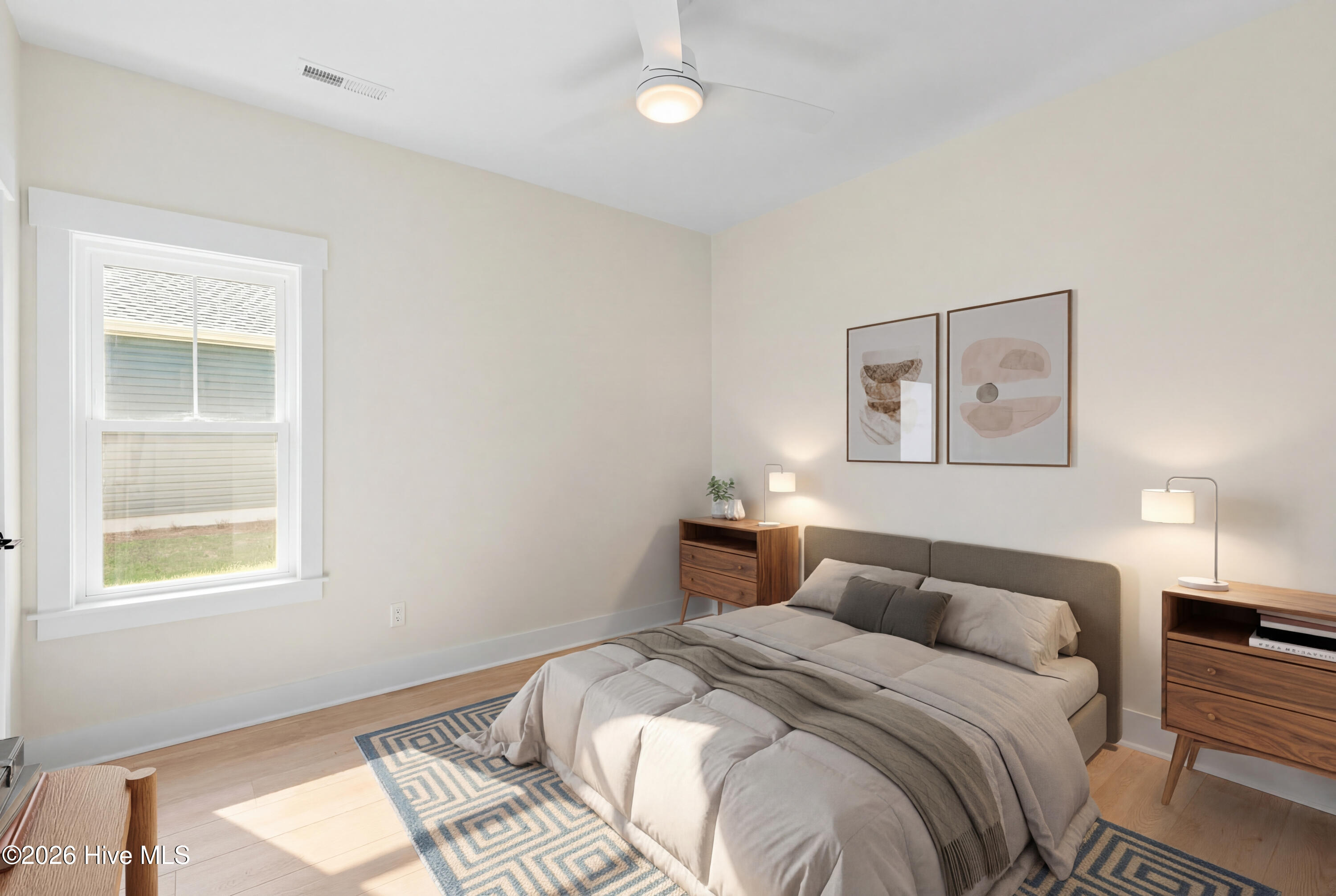 100561185 | Photo 36