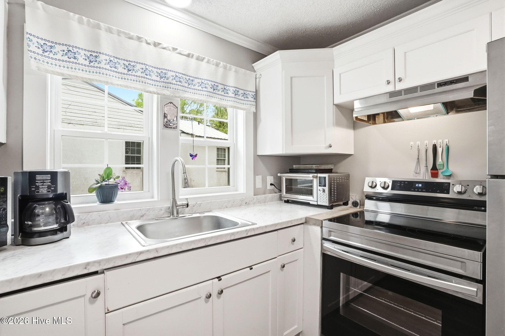 100565882 | Photo 21