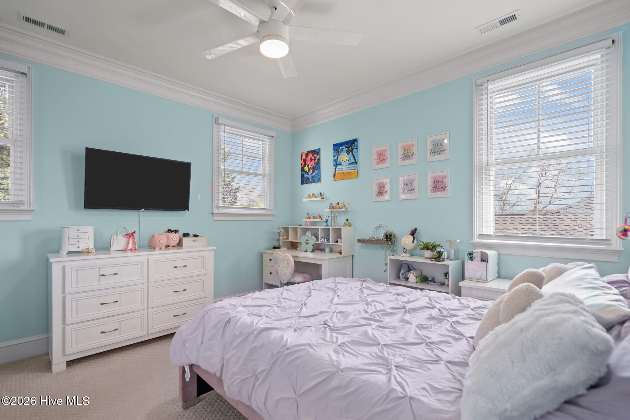 100561937 | Photo 45