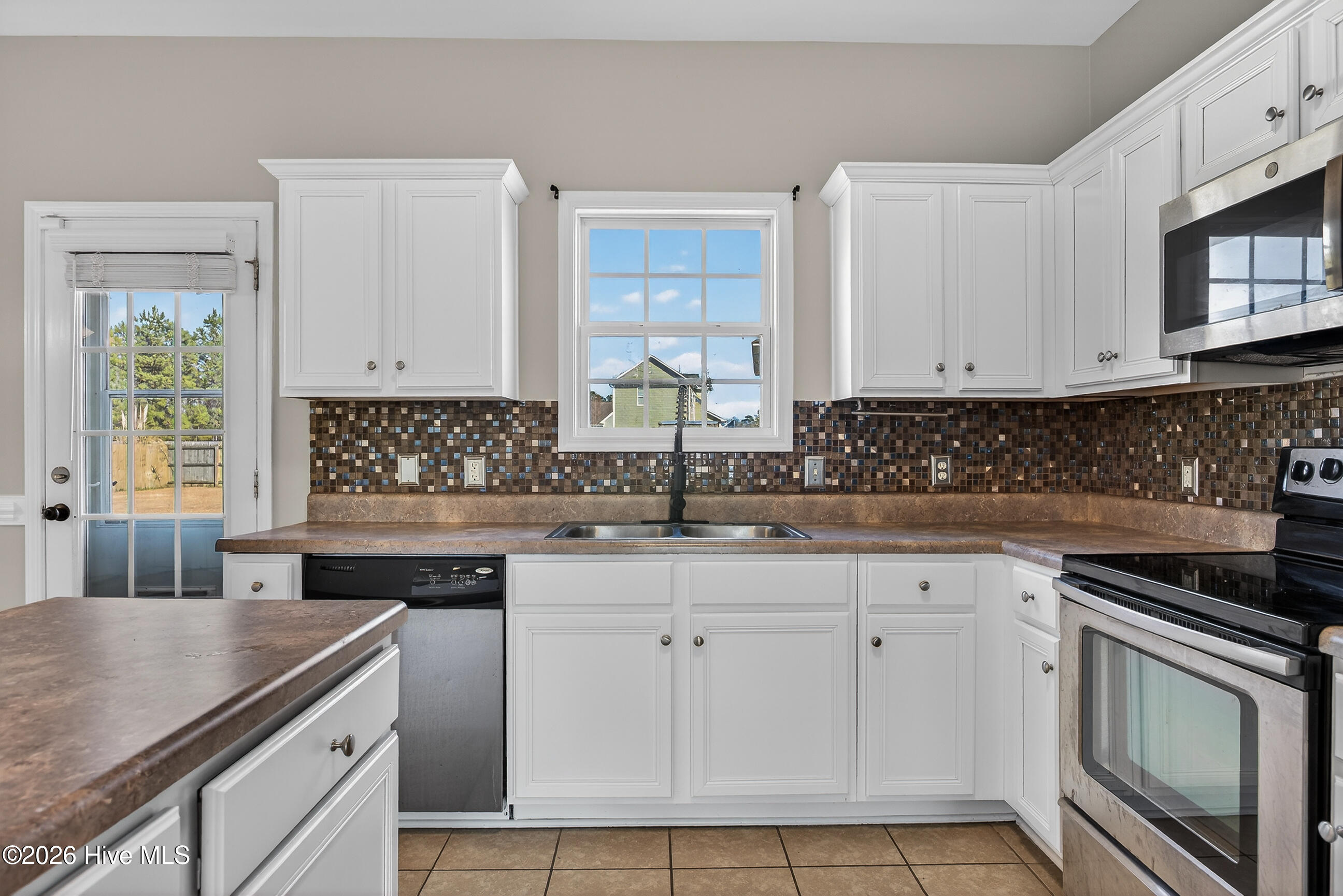 100547541 | Photo 10