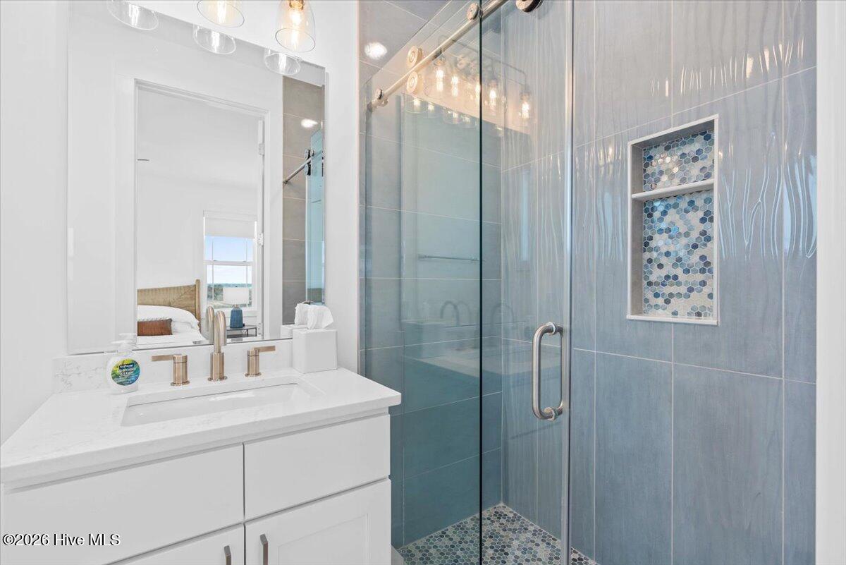 100552016 | Photo 40