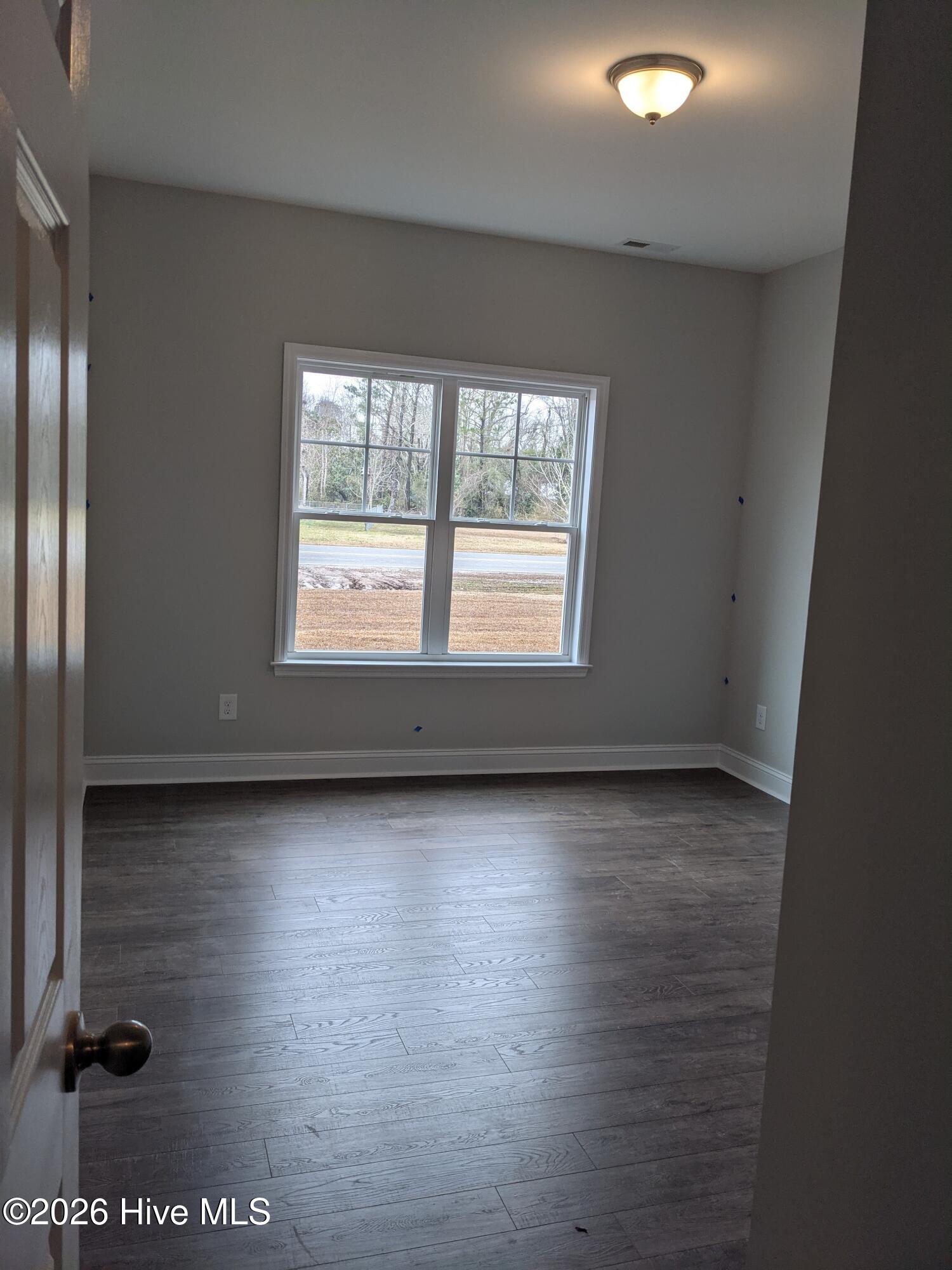 100551280 | Photo 10