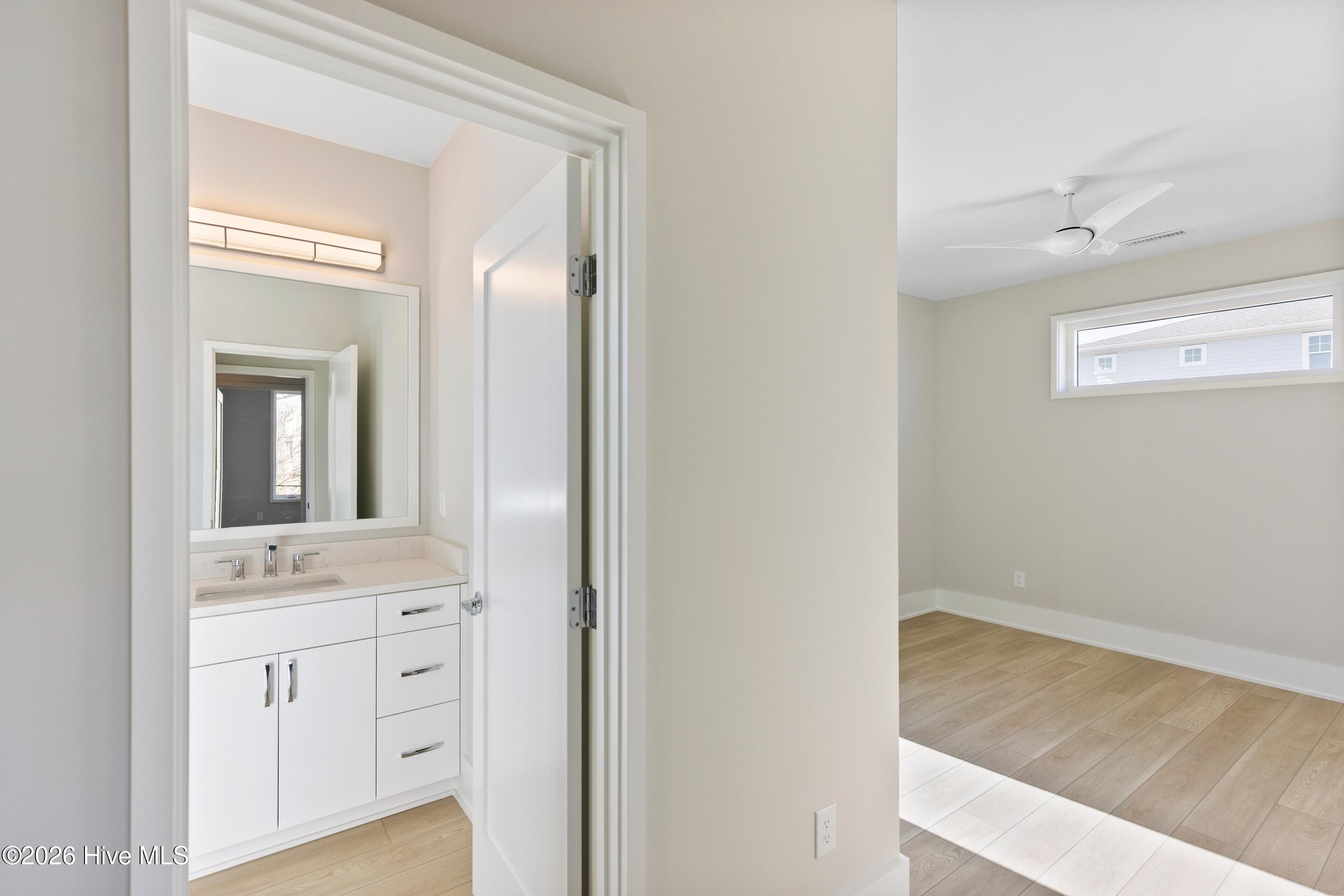 100545146 | Photo 28