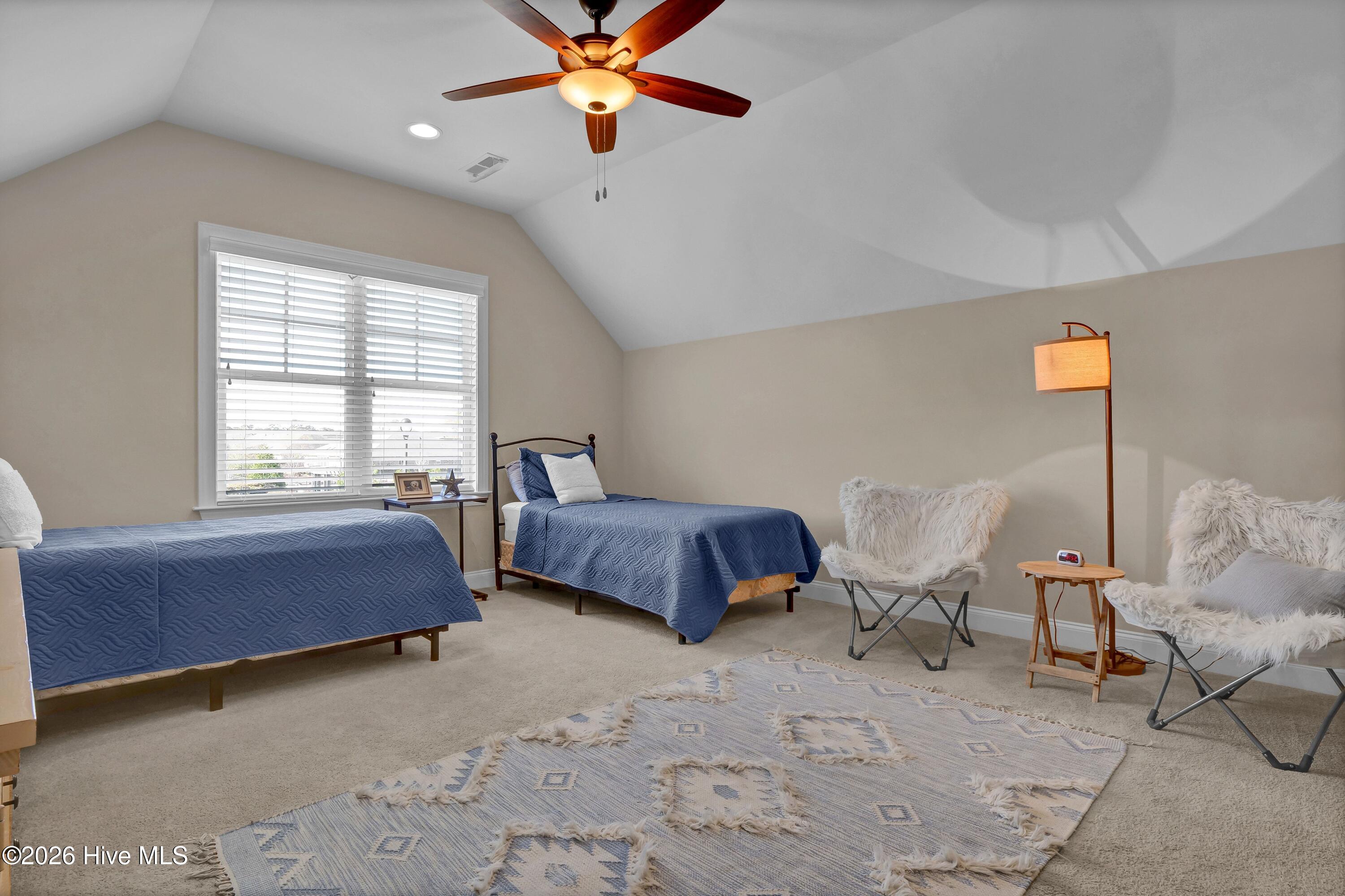 100561257 | Photo 18