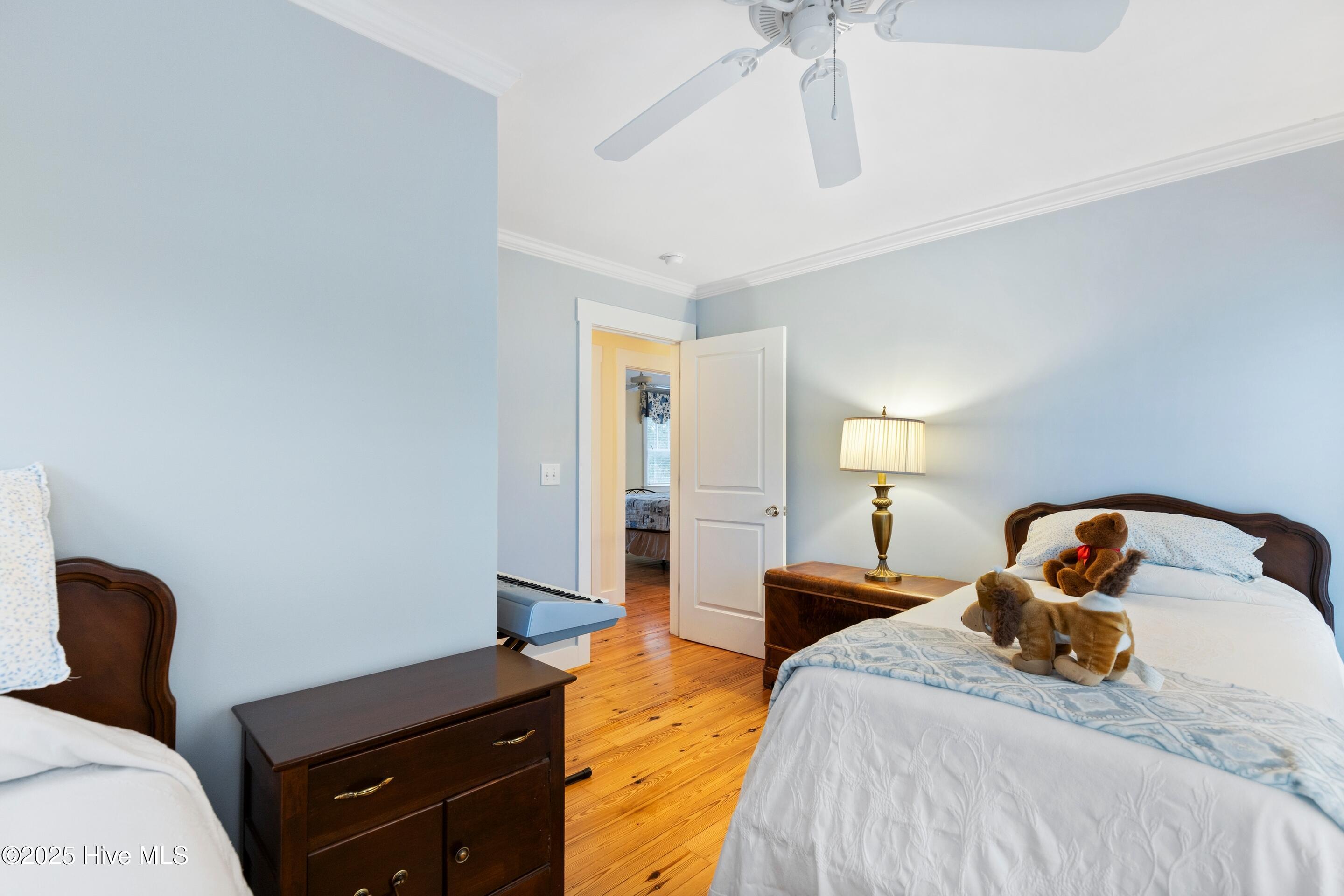 100544140 | Photo 61