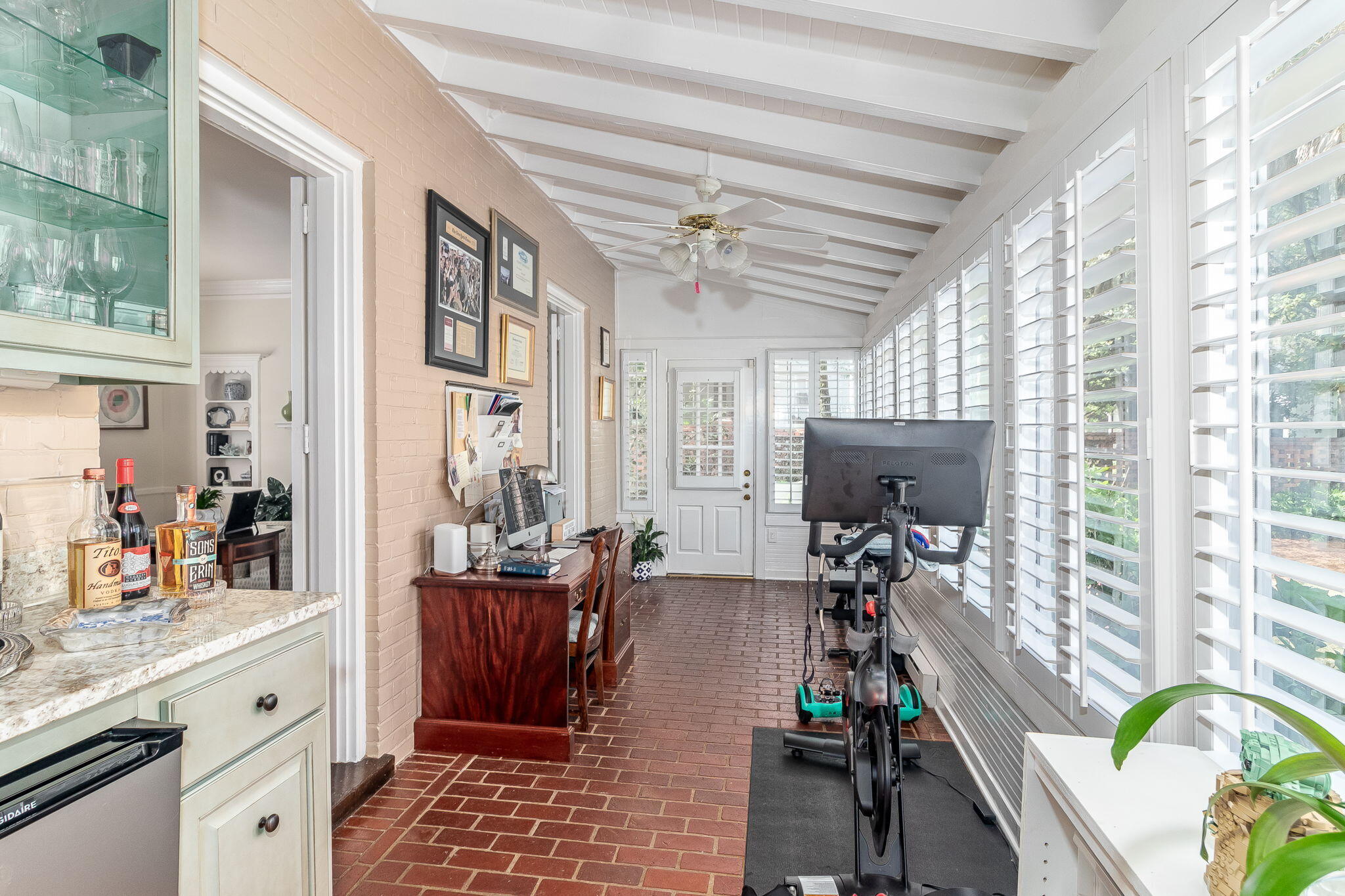 20-web-or-mls-2421 WALTON WAY ©--12