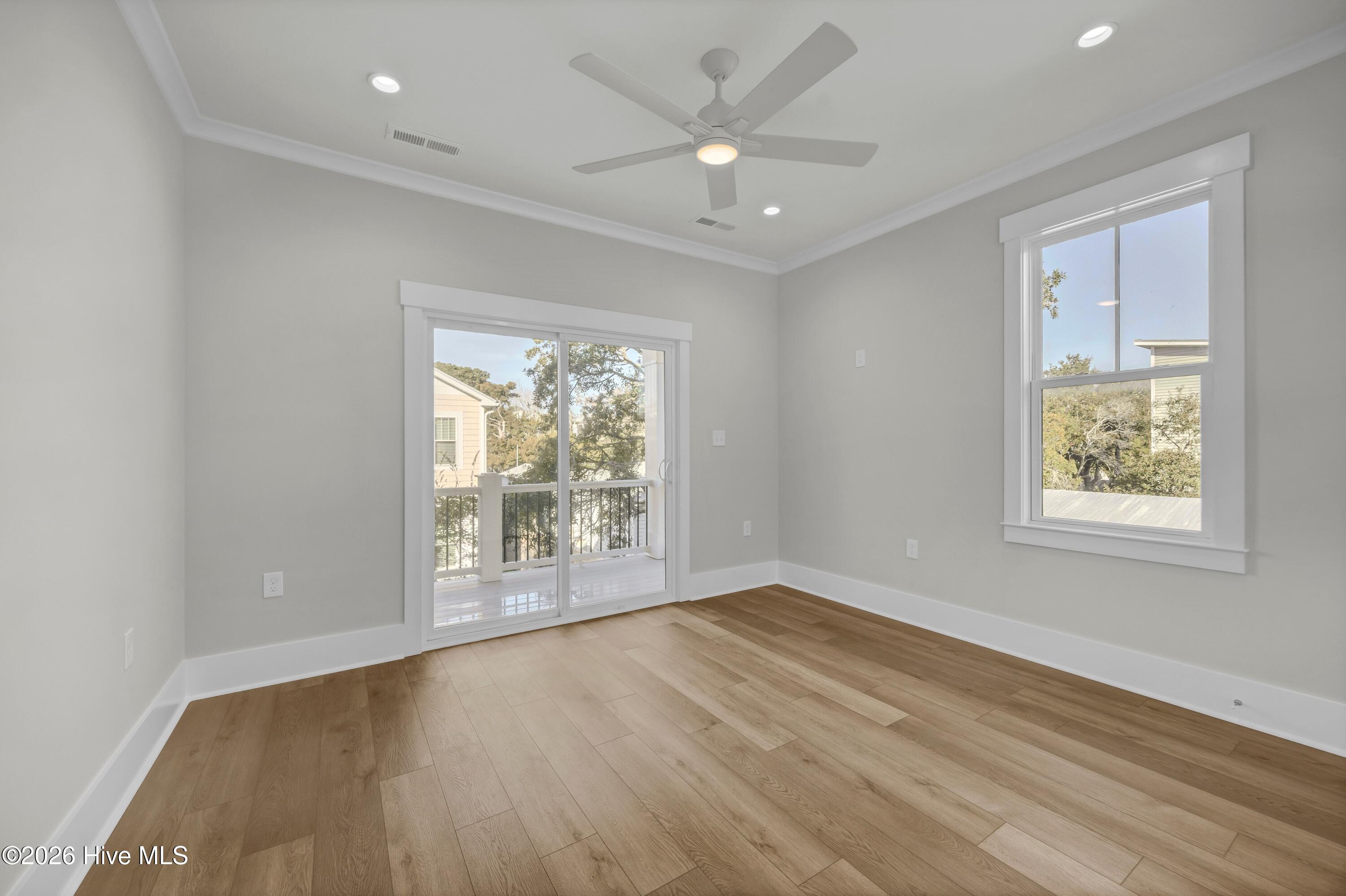 100547771 | Photo 26