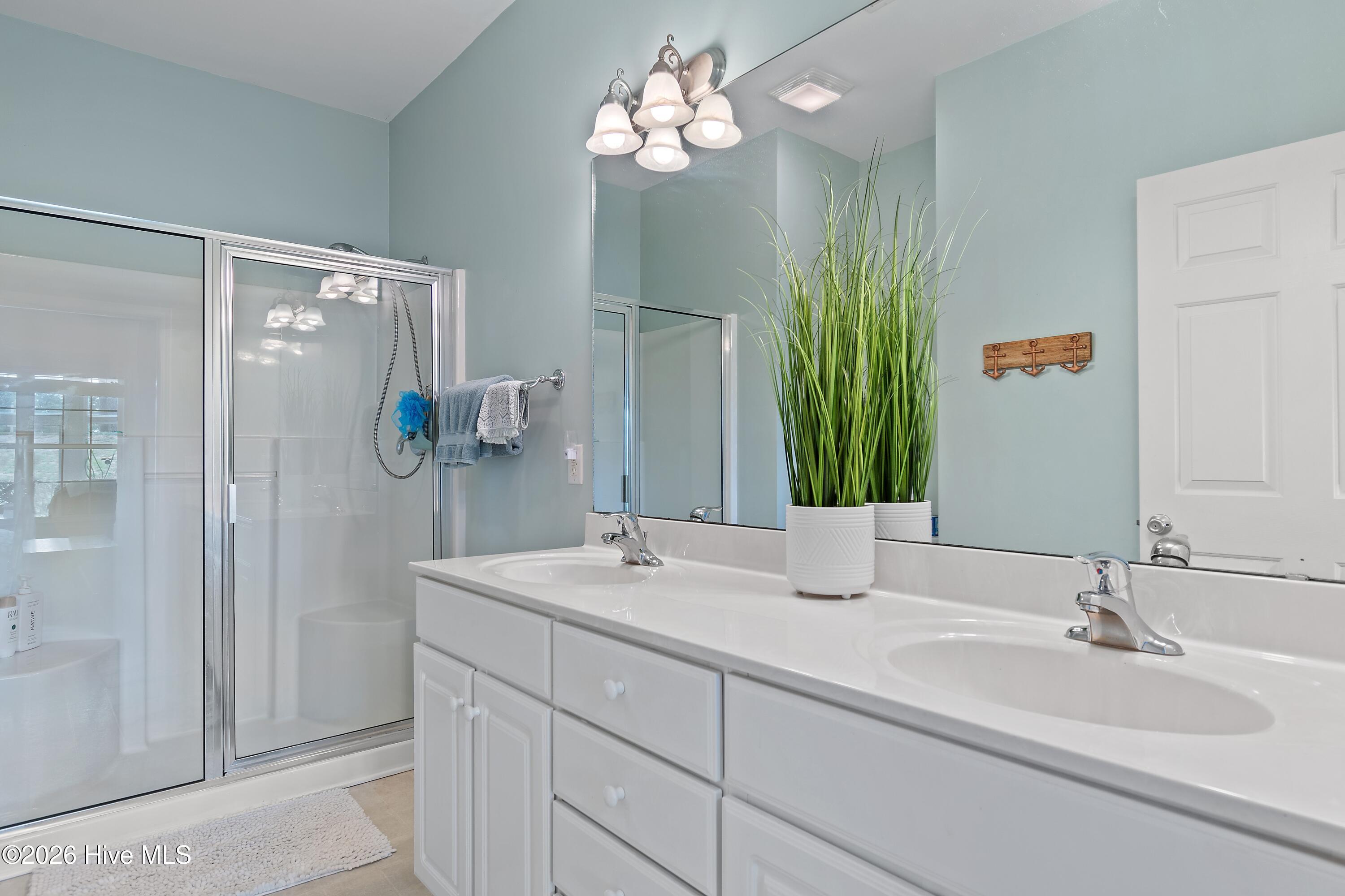 100581014 | Photo 13