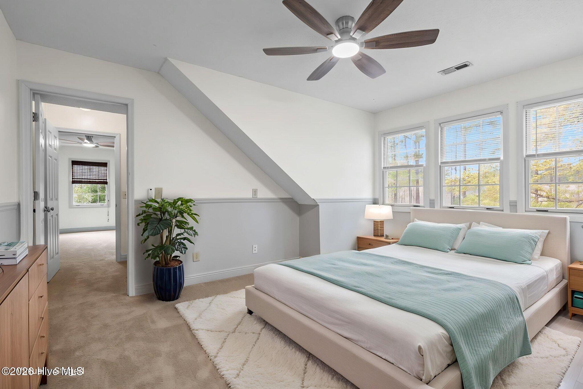 100564721 | Photo 46