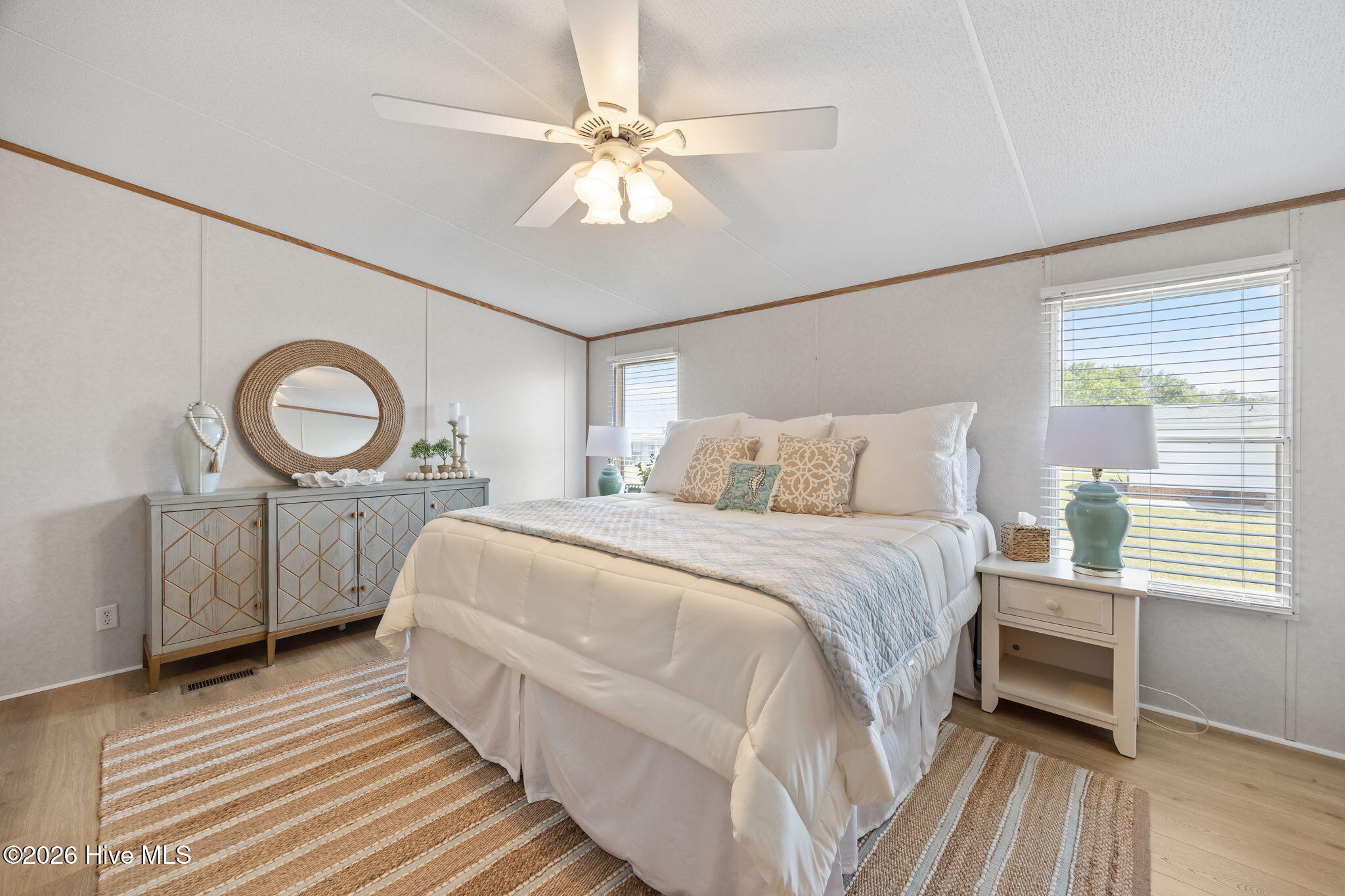 100566757 | Photo 11