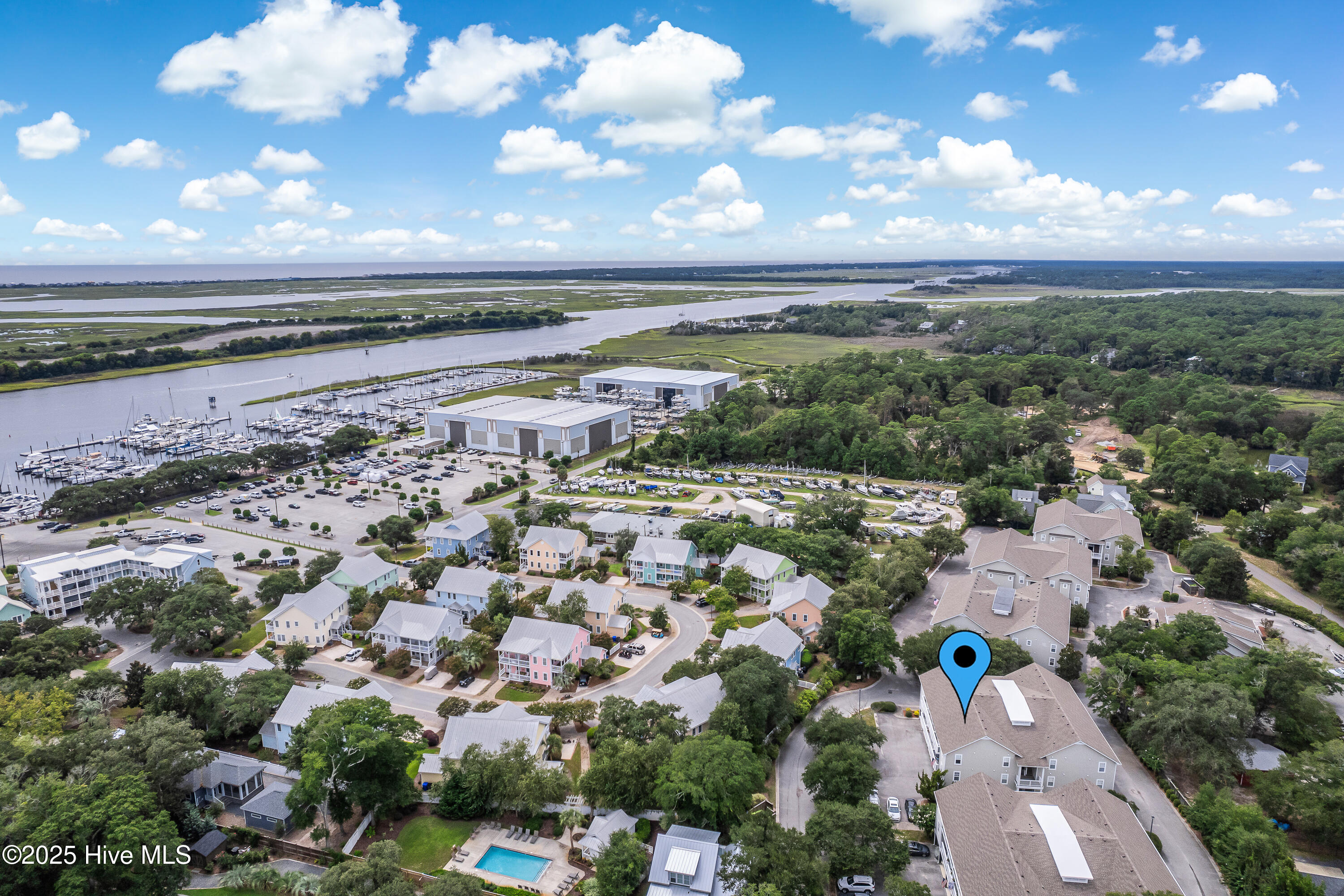 100528014 | Photo 35