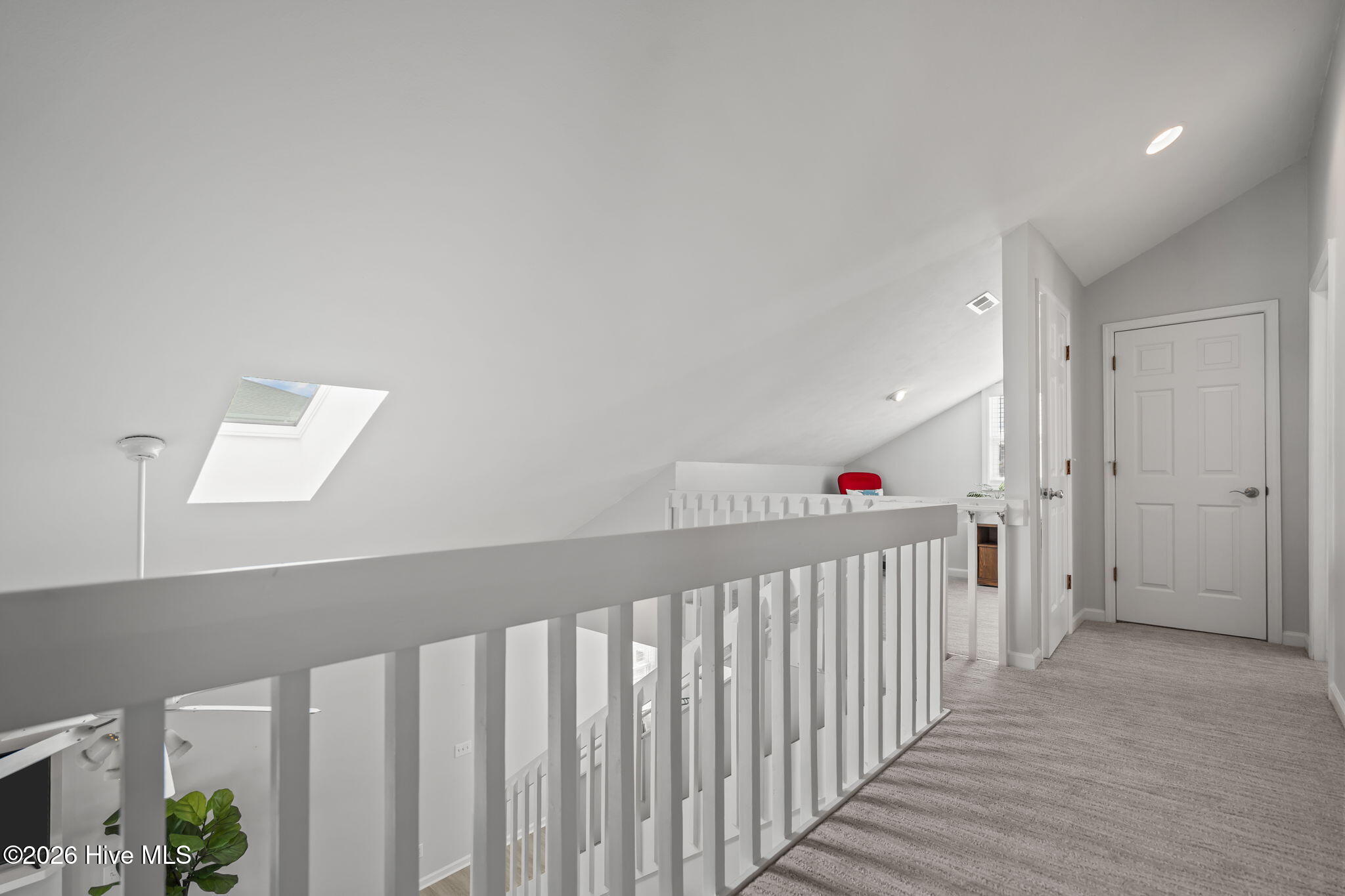 100562748 | Photo 21