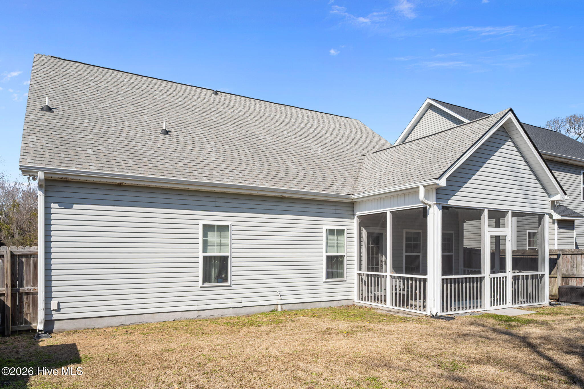 100552744 | Photo 36