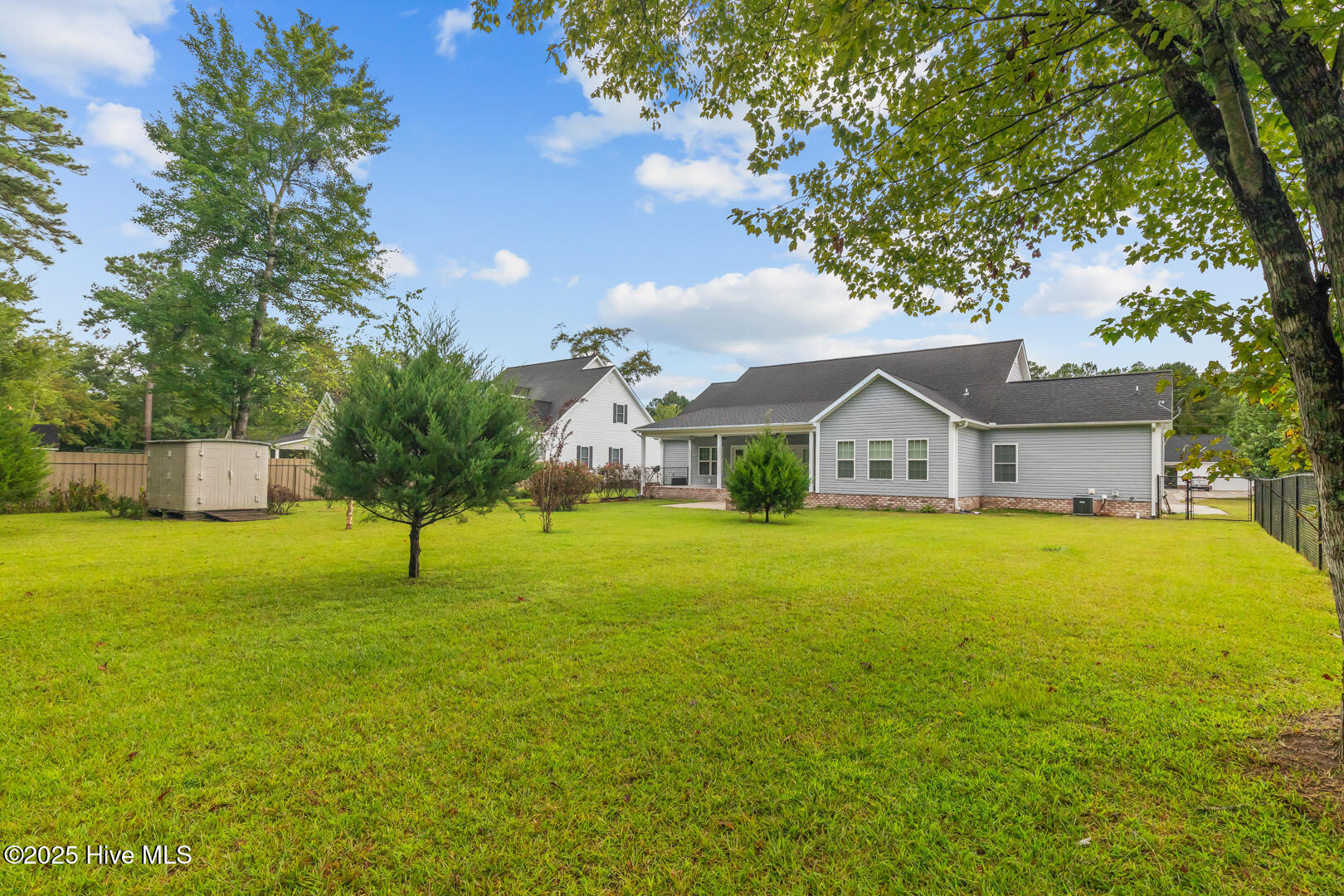 100543742 | Photo 65