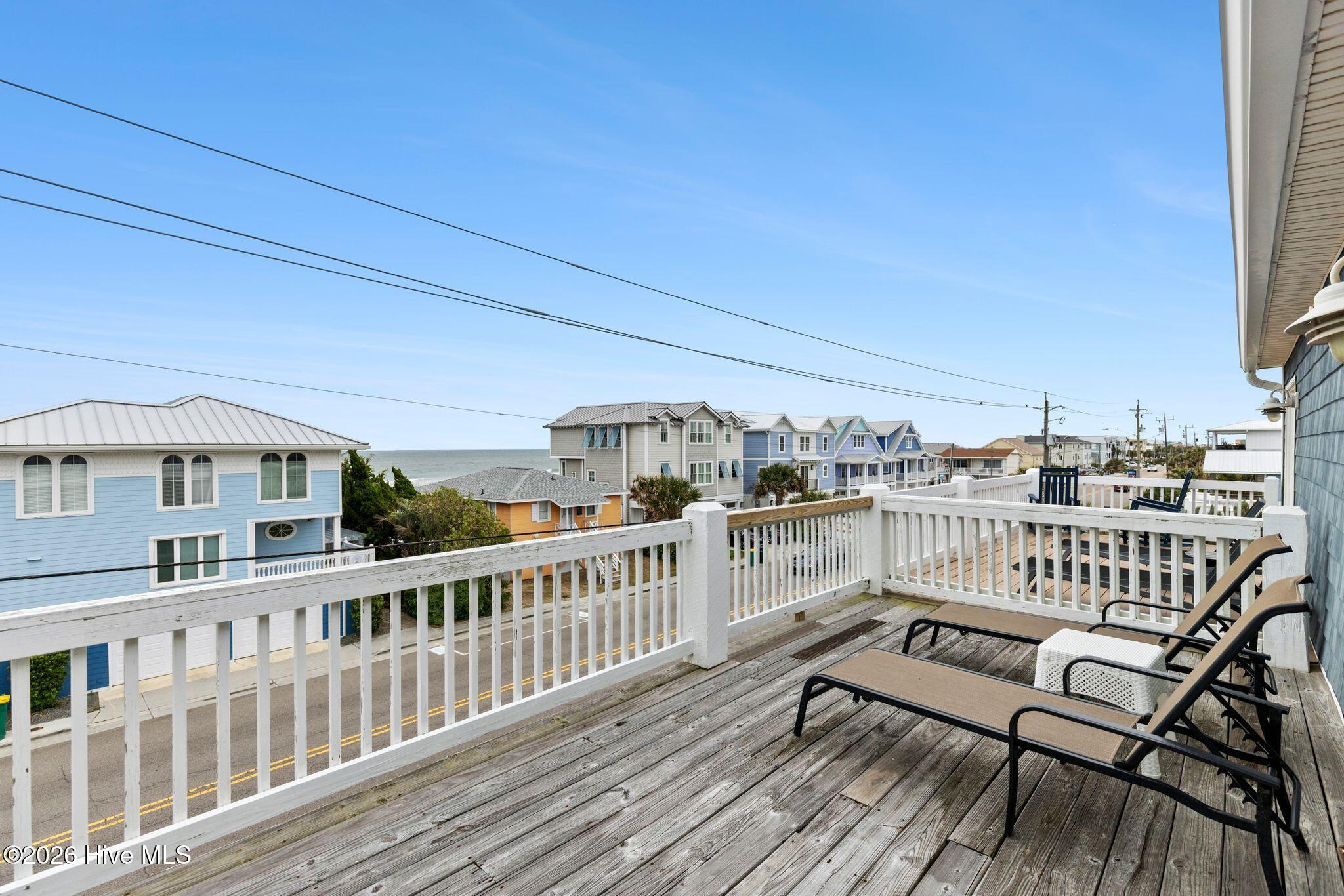 100570292 | Photo 38