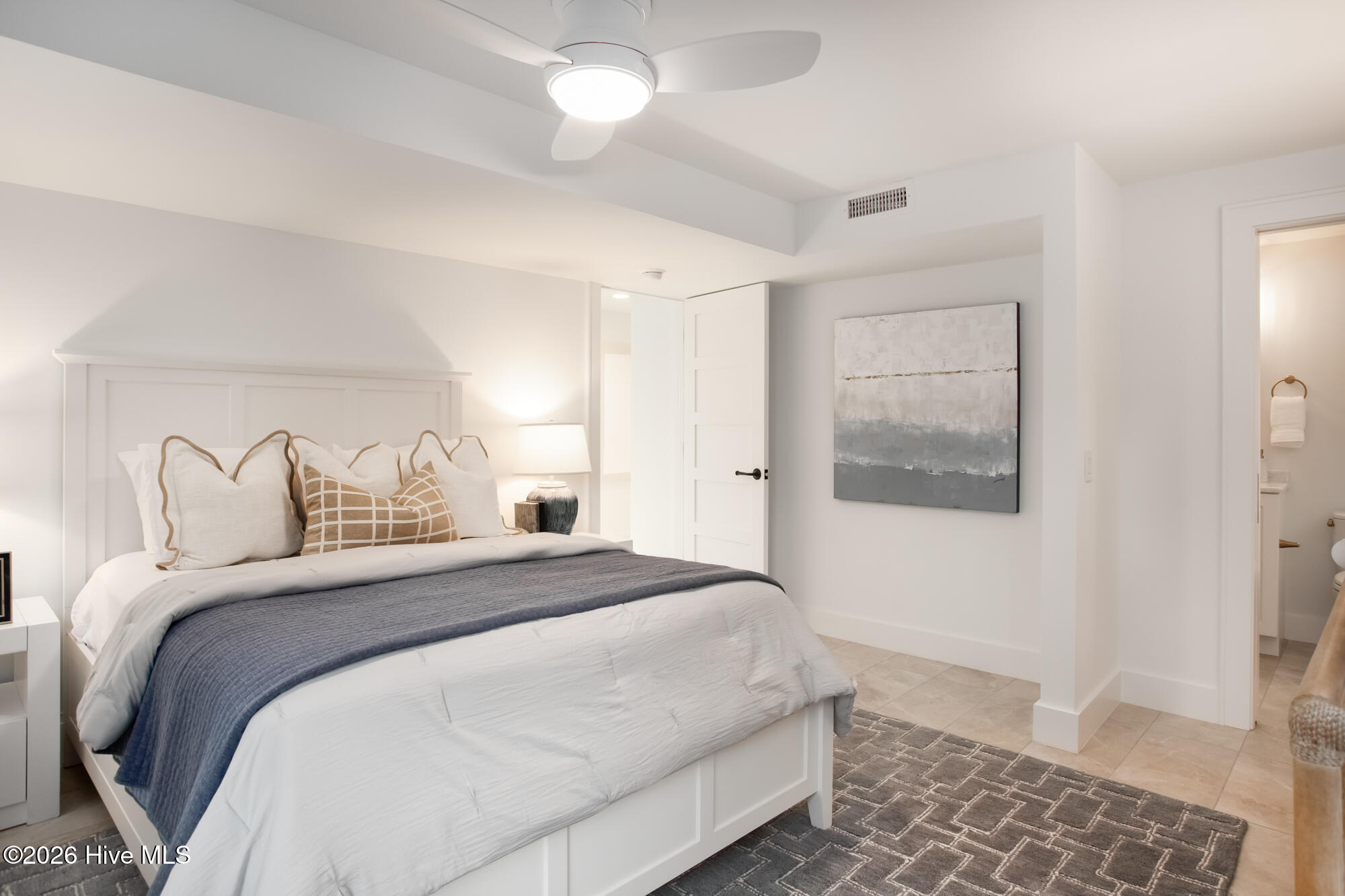 100550703 | Photo 48