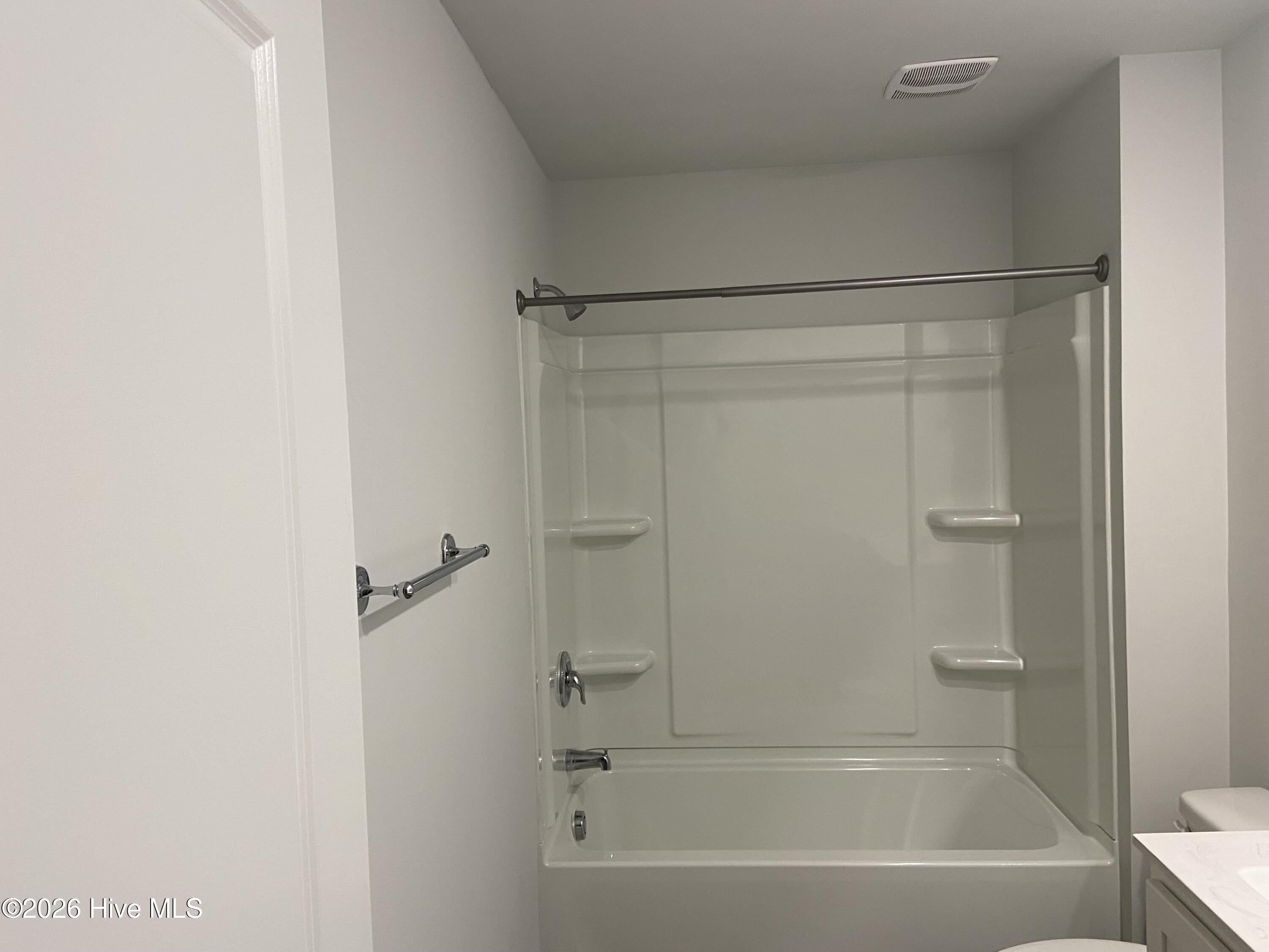 100561980 | Photo 36