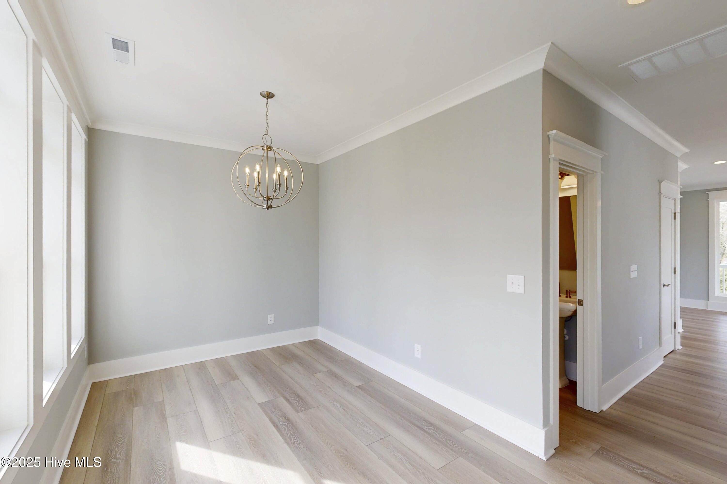 100529326 | Photo 34