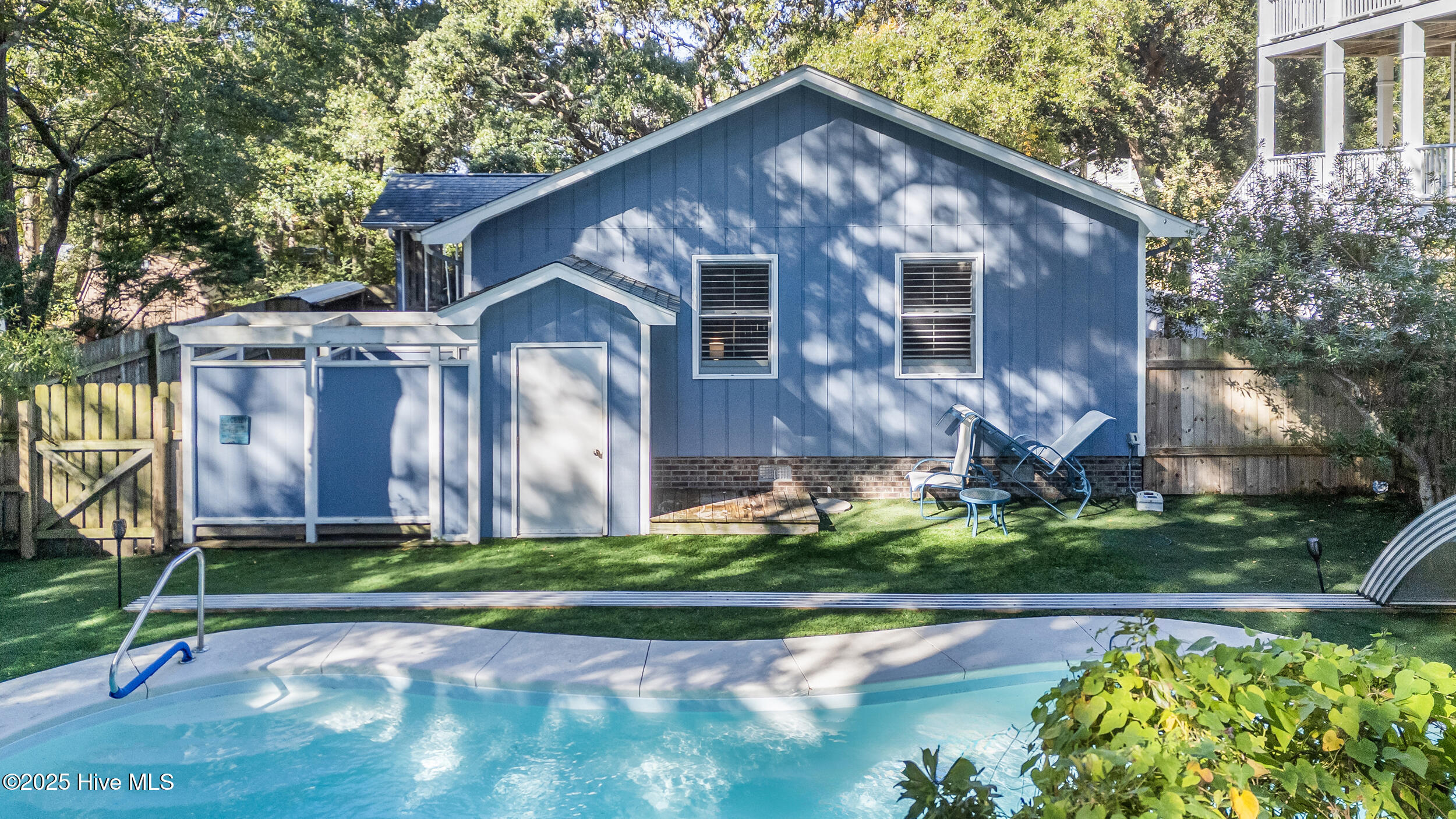 100541020 | Photo 41