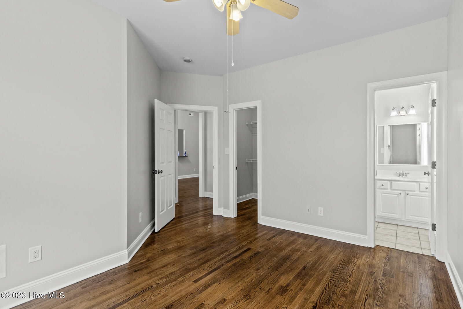 100545911 | Photo 31