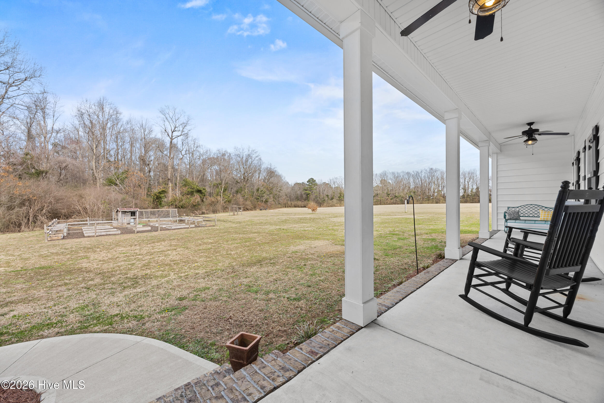 100556913 | Photo 41