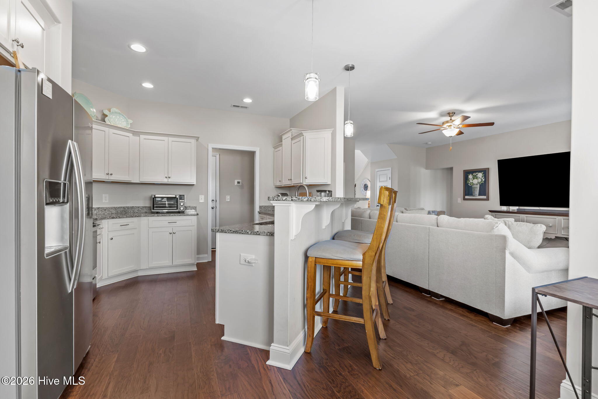 100569741 | Photo 14