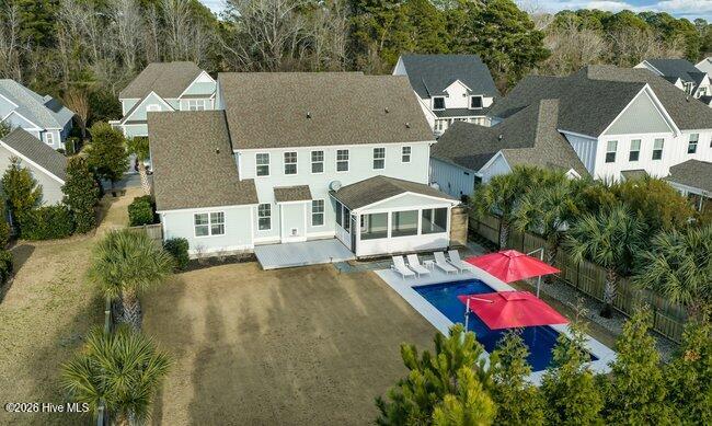 100552882 | Photo 61