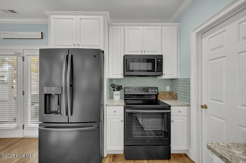 100544972 | Photo 13