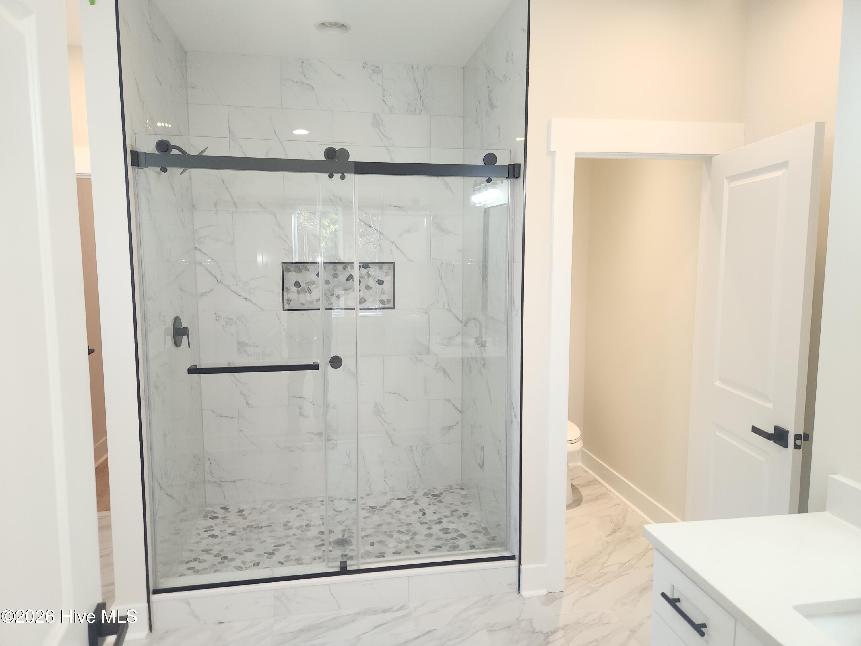 100545899 | Photo 26