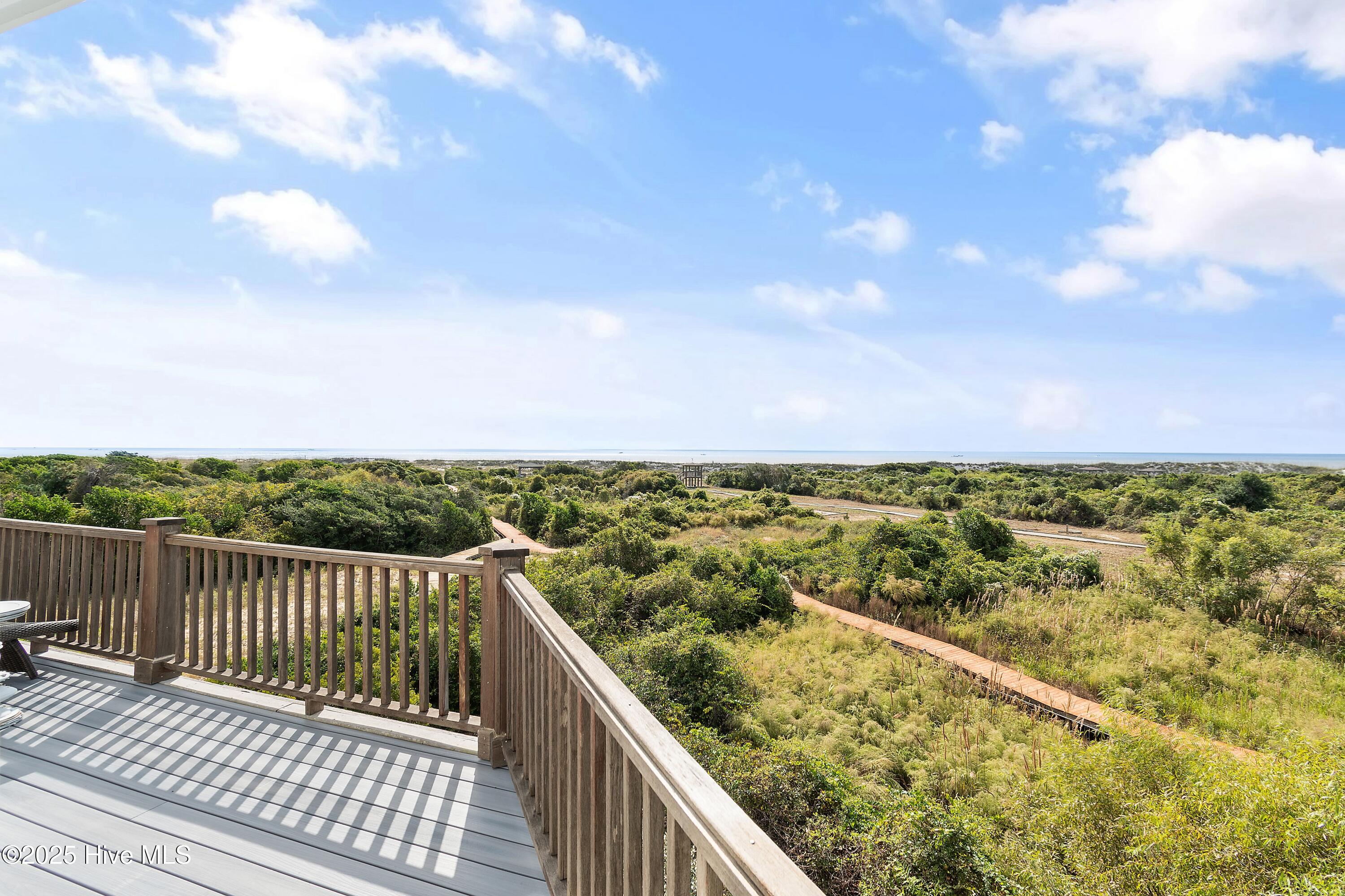 100536702 | Photo 95