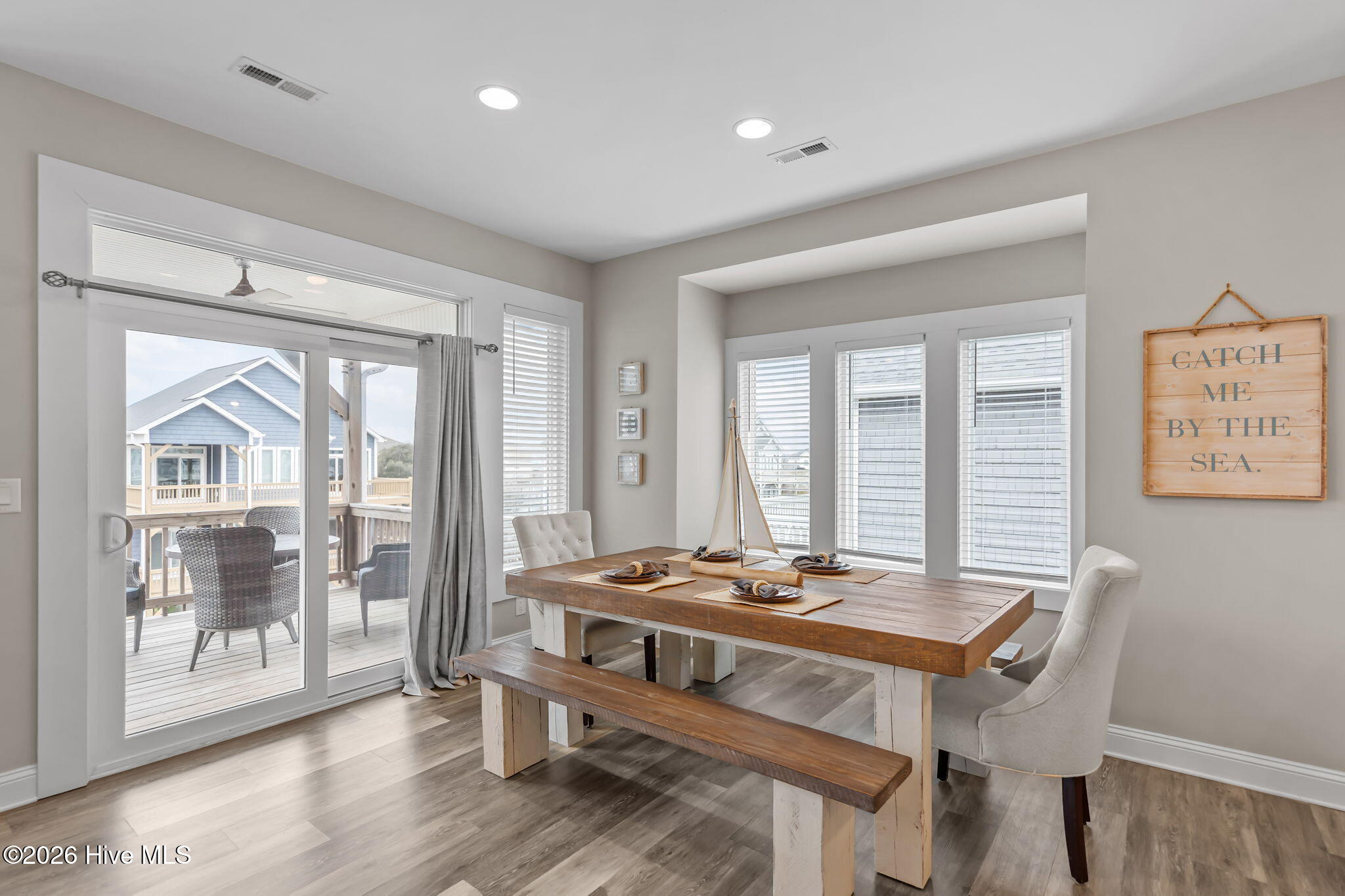 100553388 | Photo 34