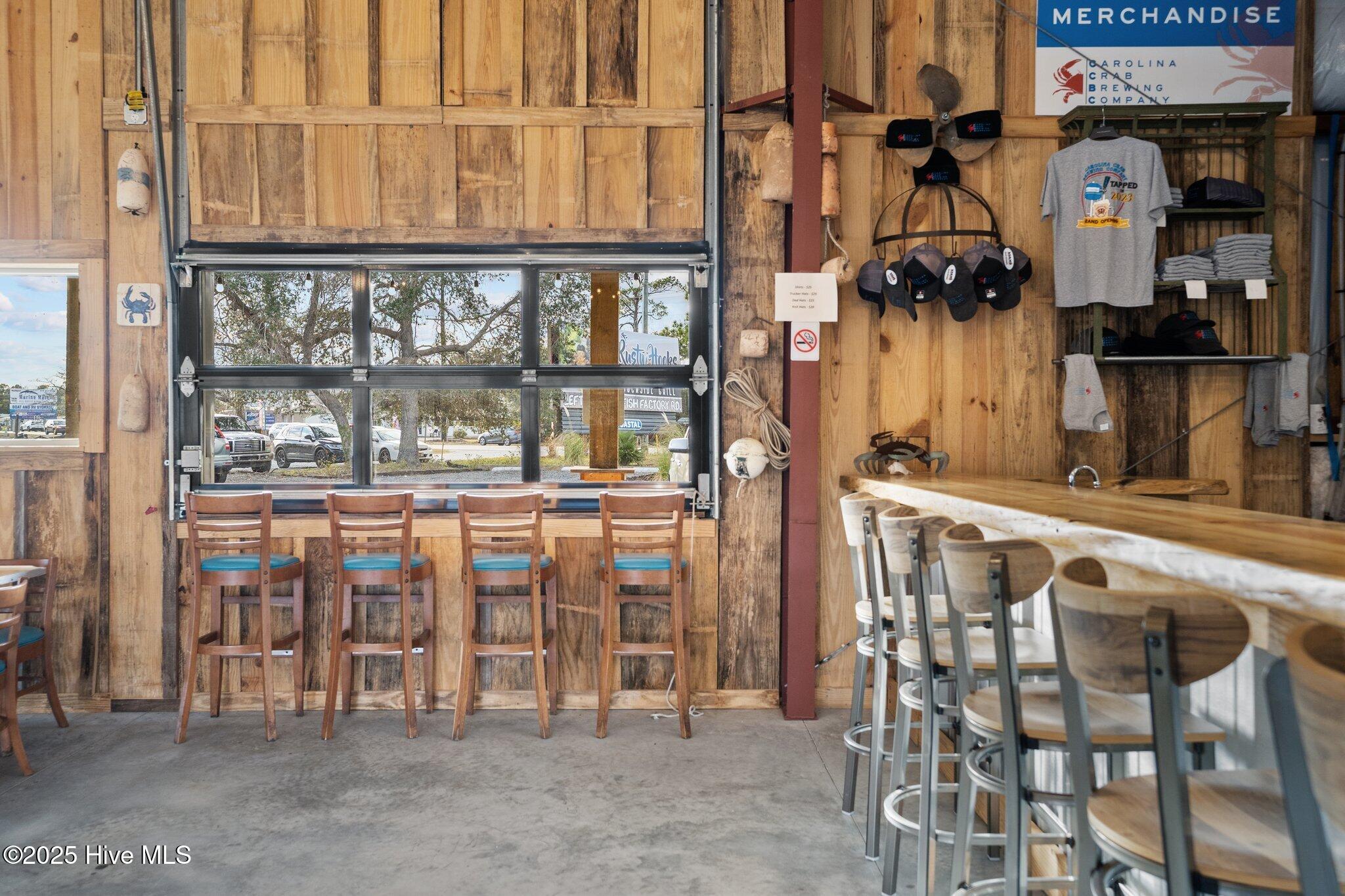 100545245 | Photo 14