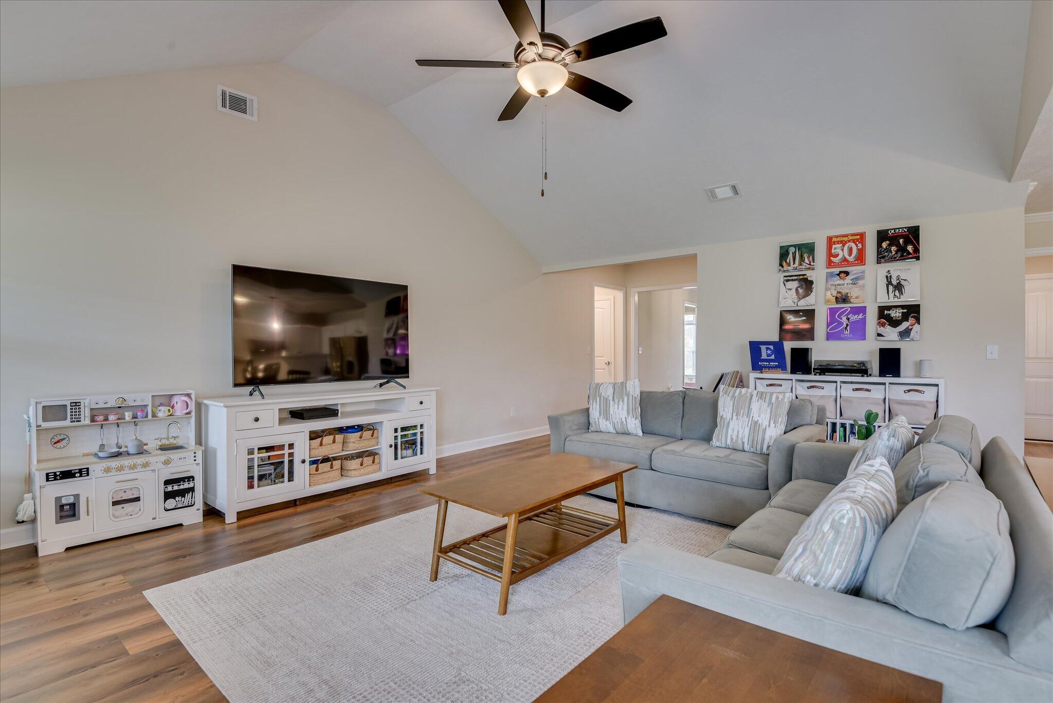 11-111-DSC_6504LRenfuse