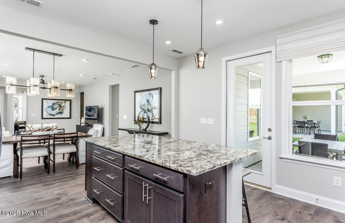 100557132 | Photo 14