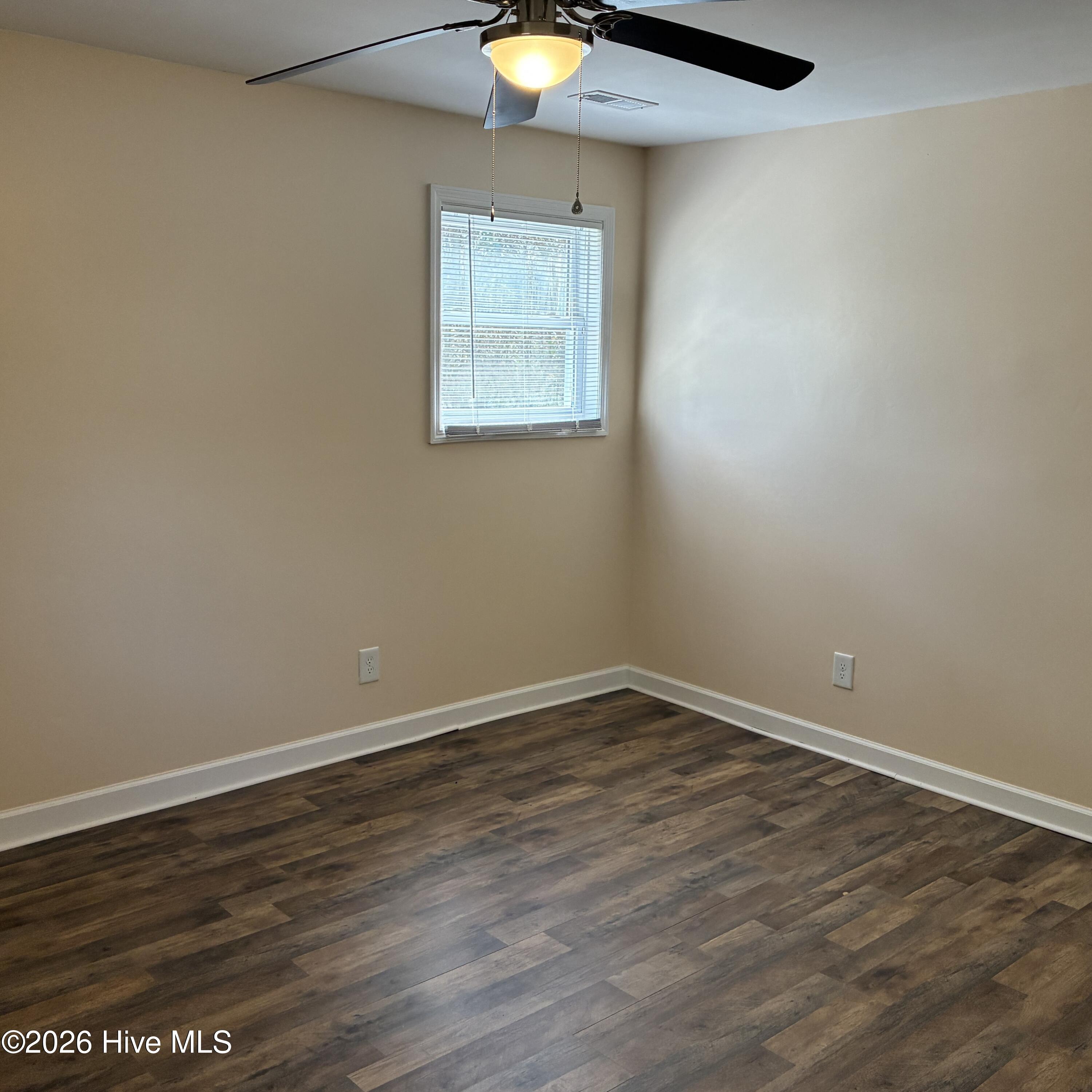 100560744 | Photo 23