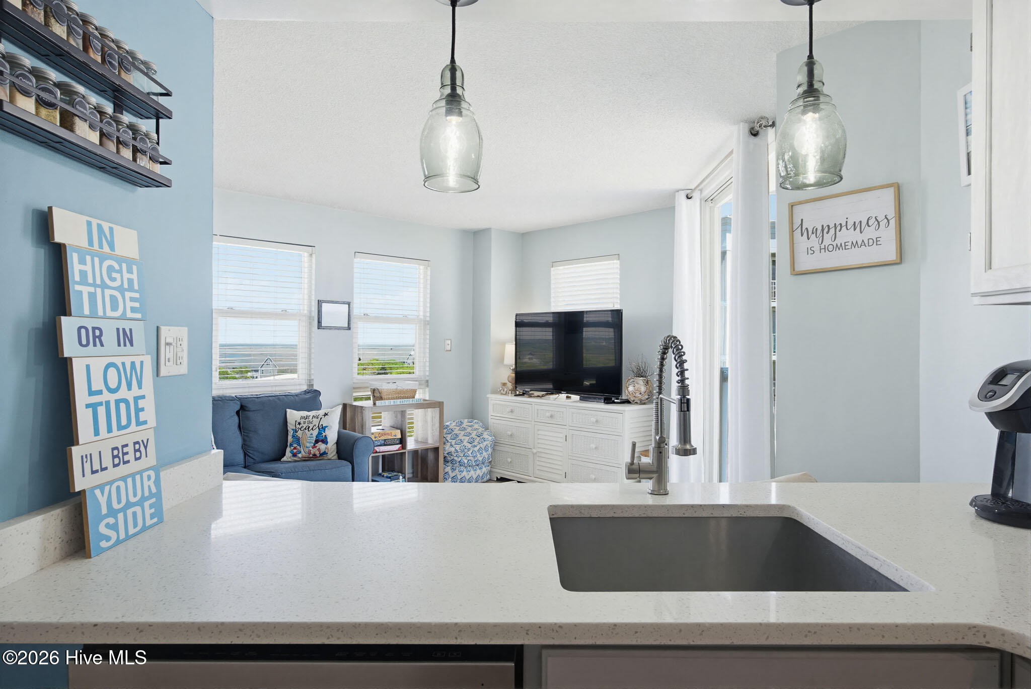 100569800 | Photo 15