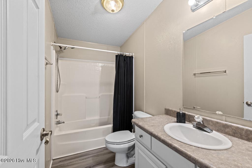 100561746 | Photo 19