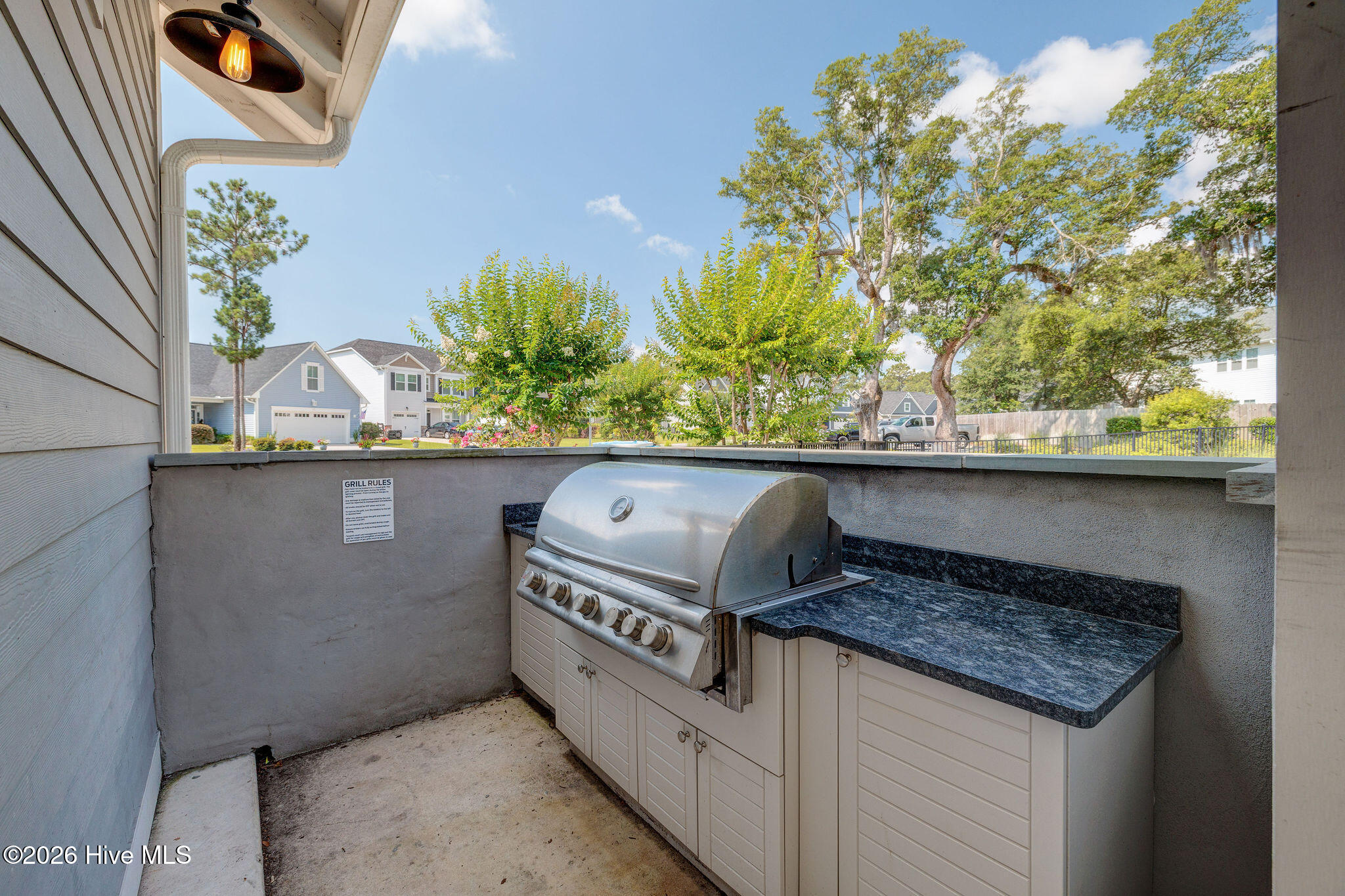 100564802 | Photo 61