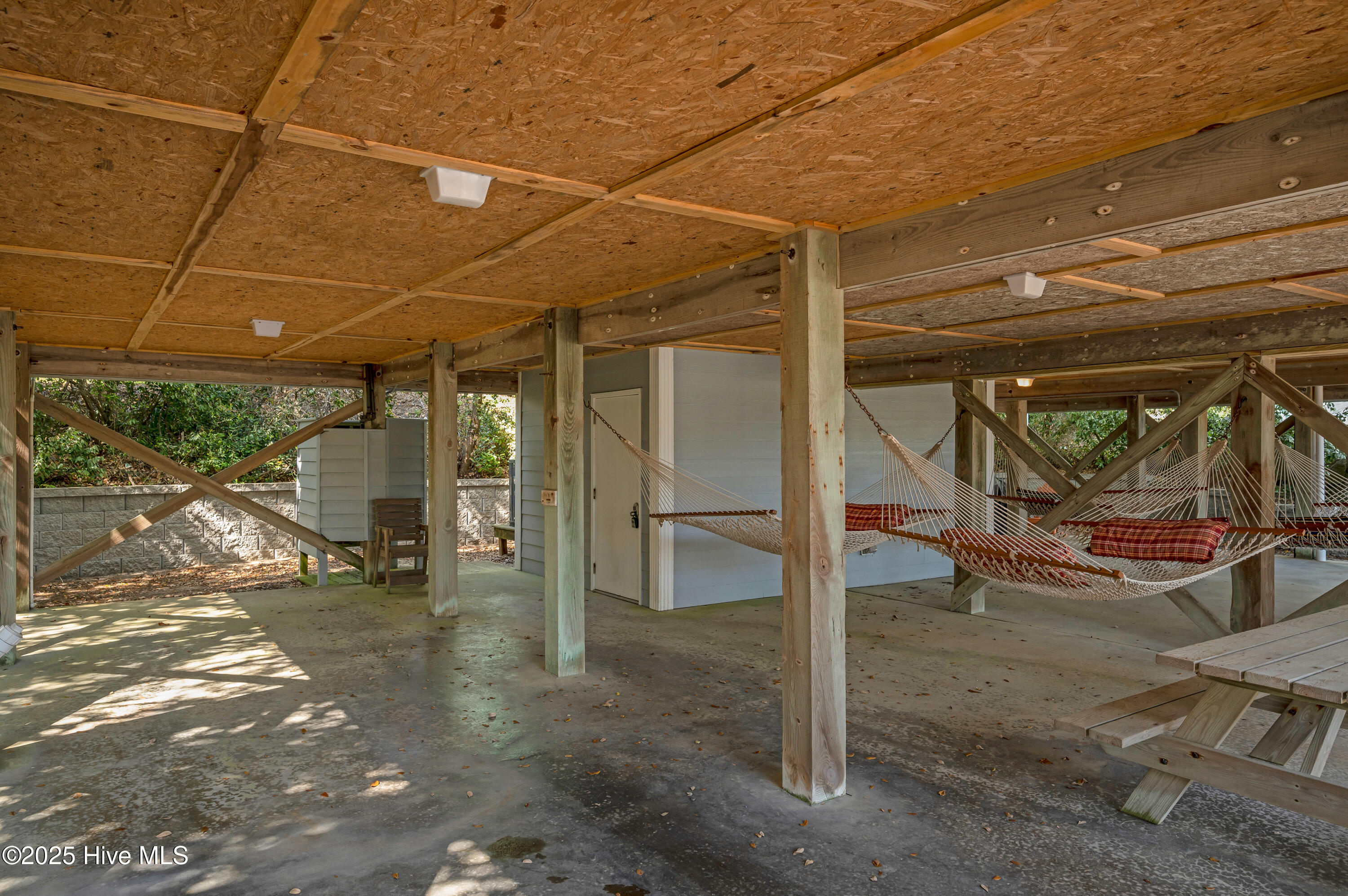 100498545 | Photo 73