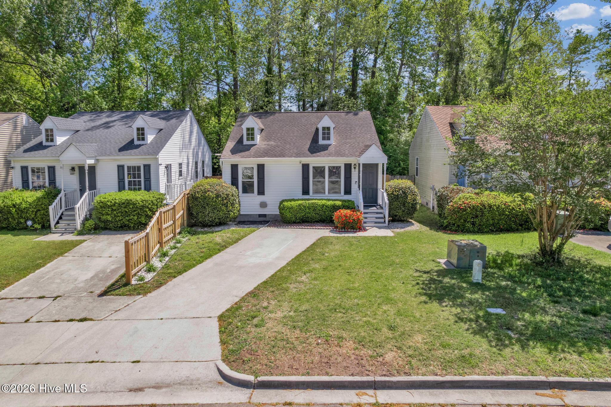 100566412 | Photo 32