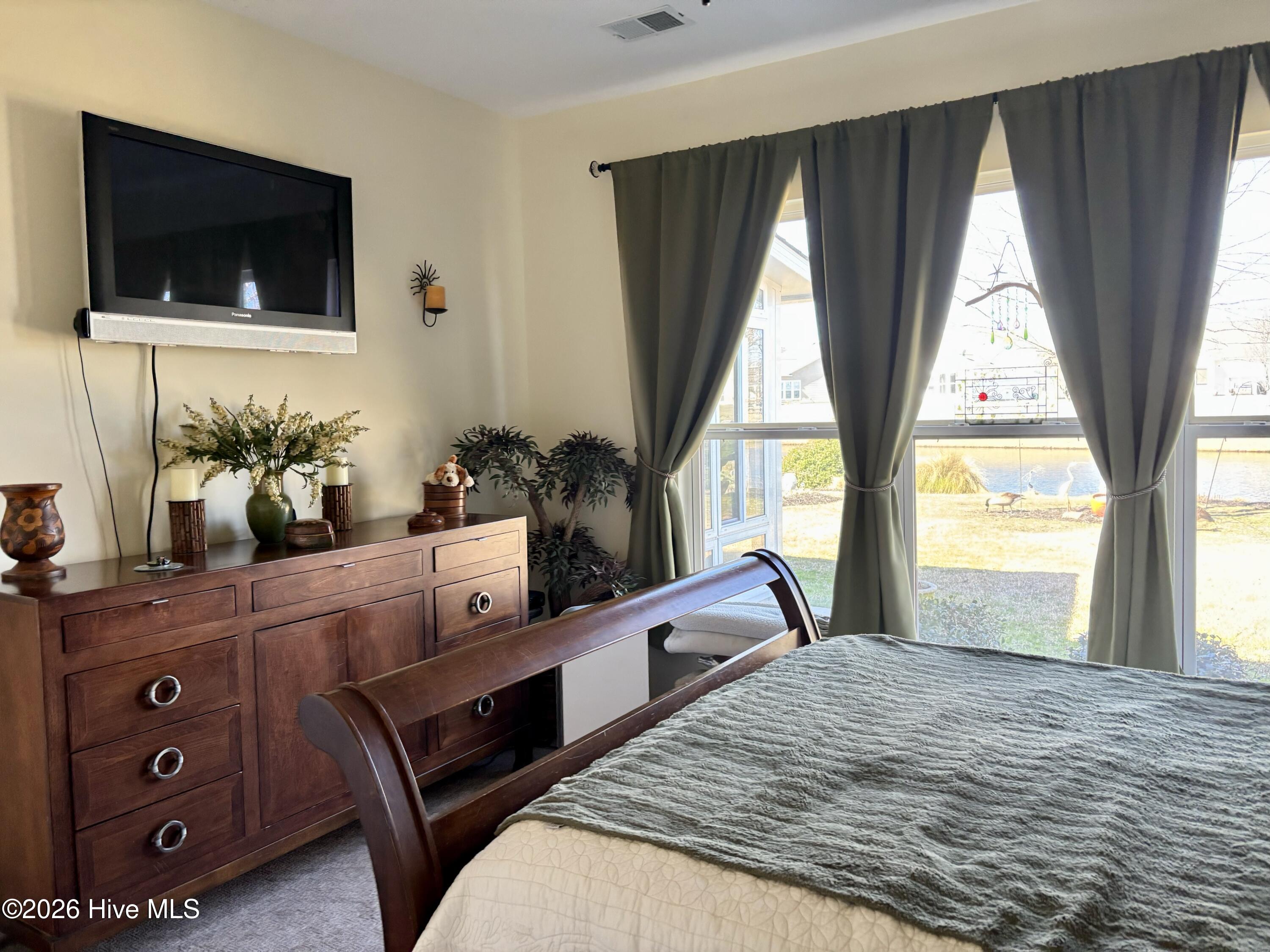 100557394 | Photo 16