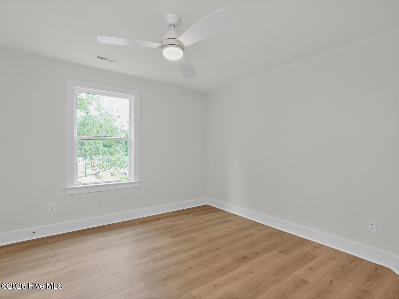 100547597 | Photo 40