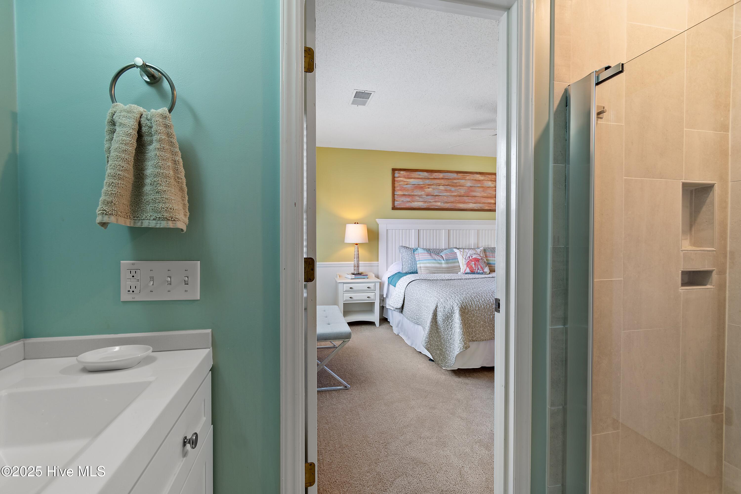 100520604 | Photo 47