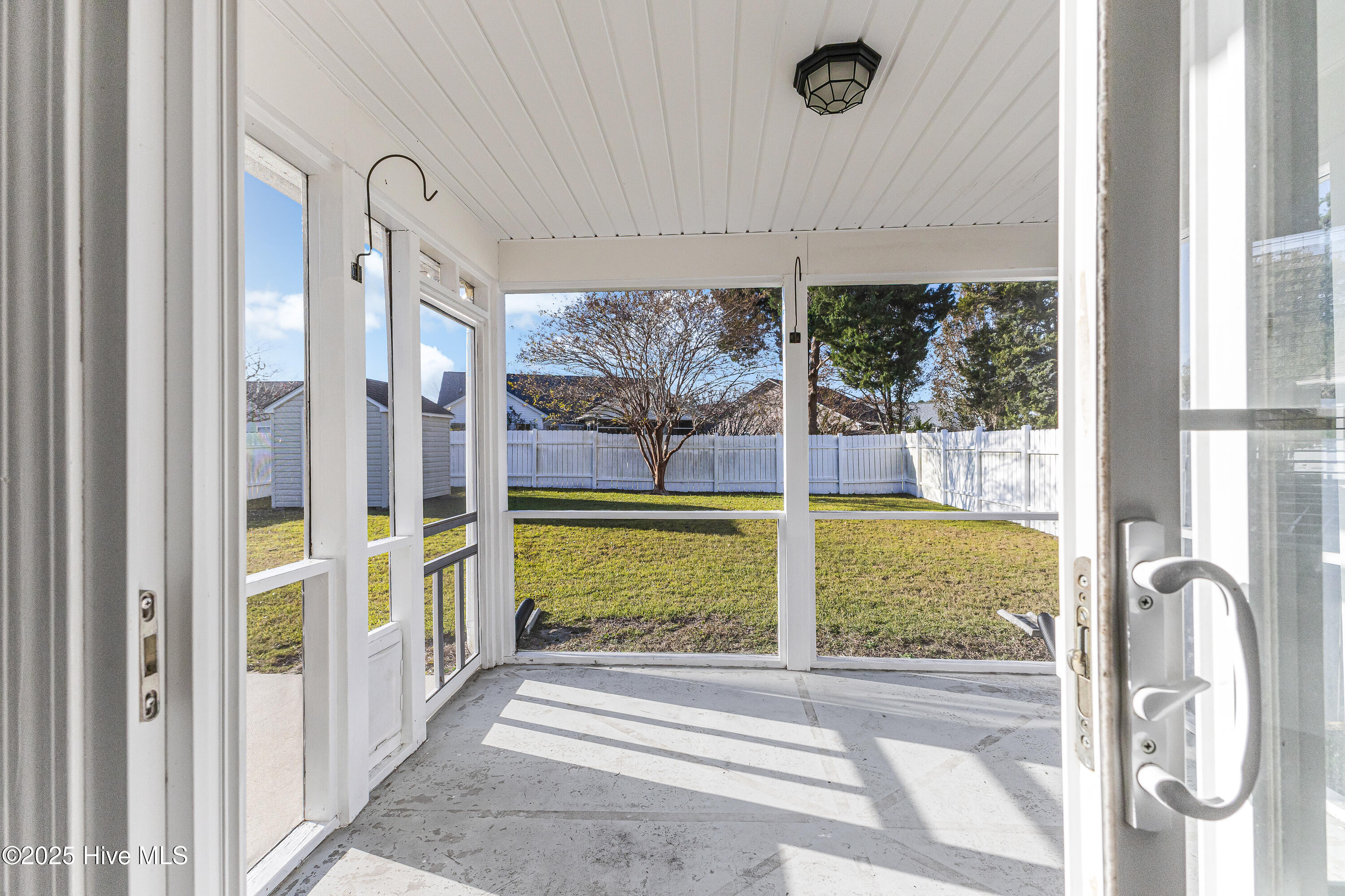 100541535 | Photo 25