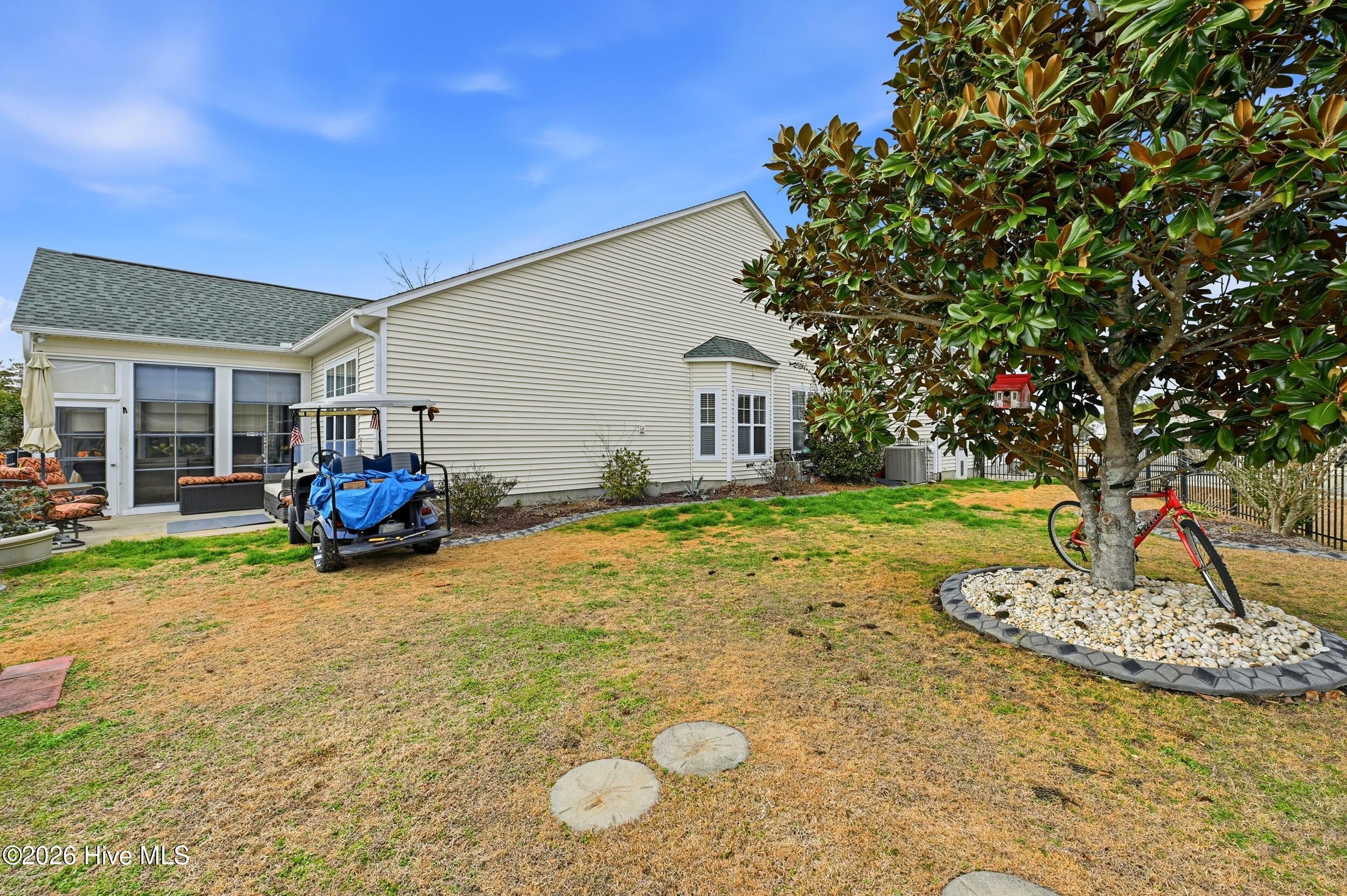 100553802 | Photo 43