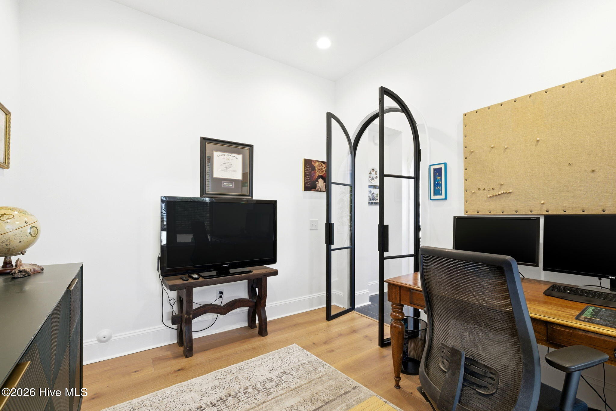 100562076 | Photo 21