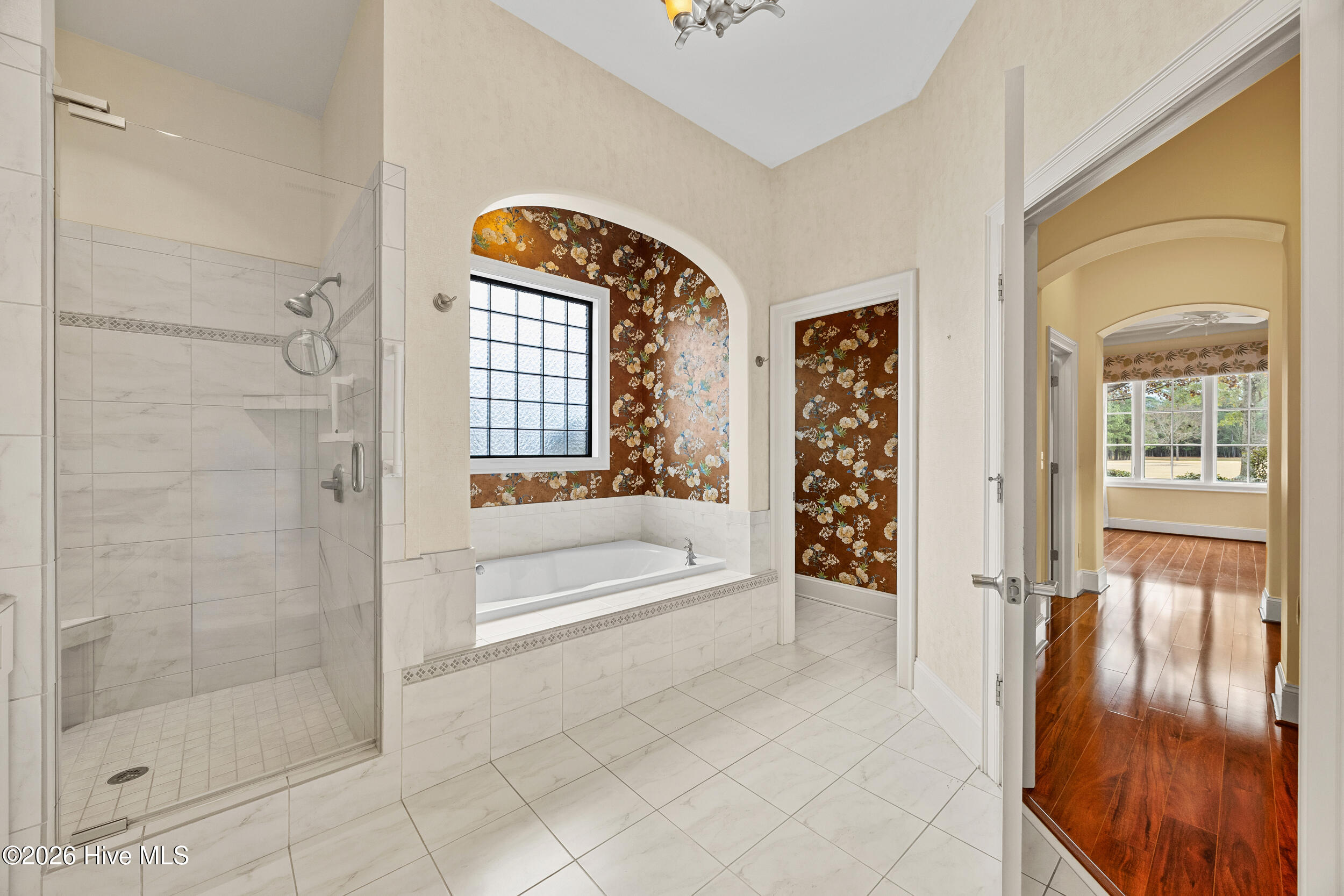 100547162 | Photo 28