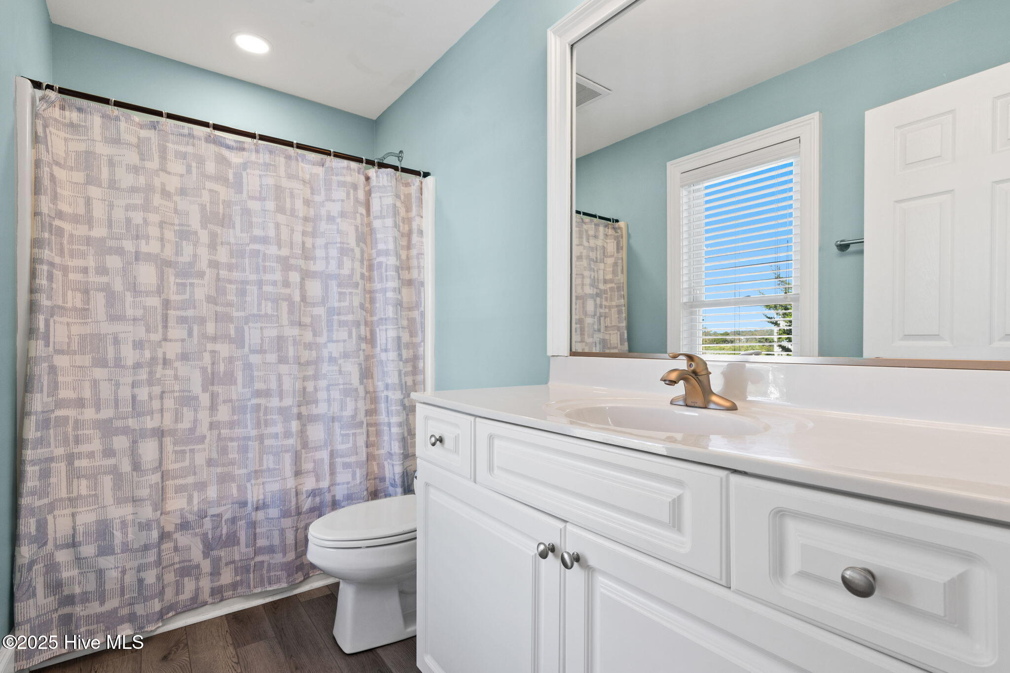 100535971 | Photo 35