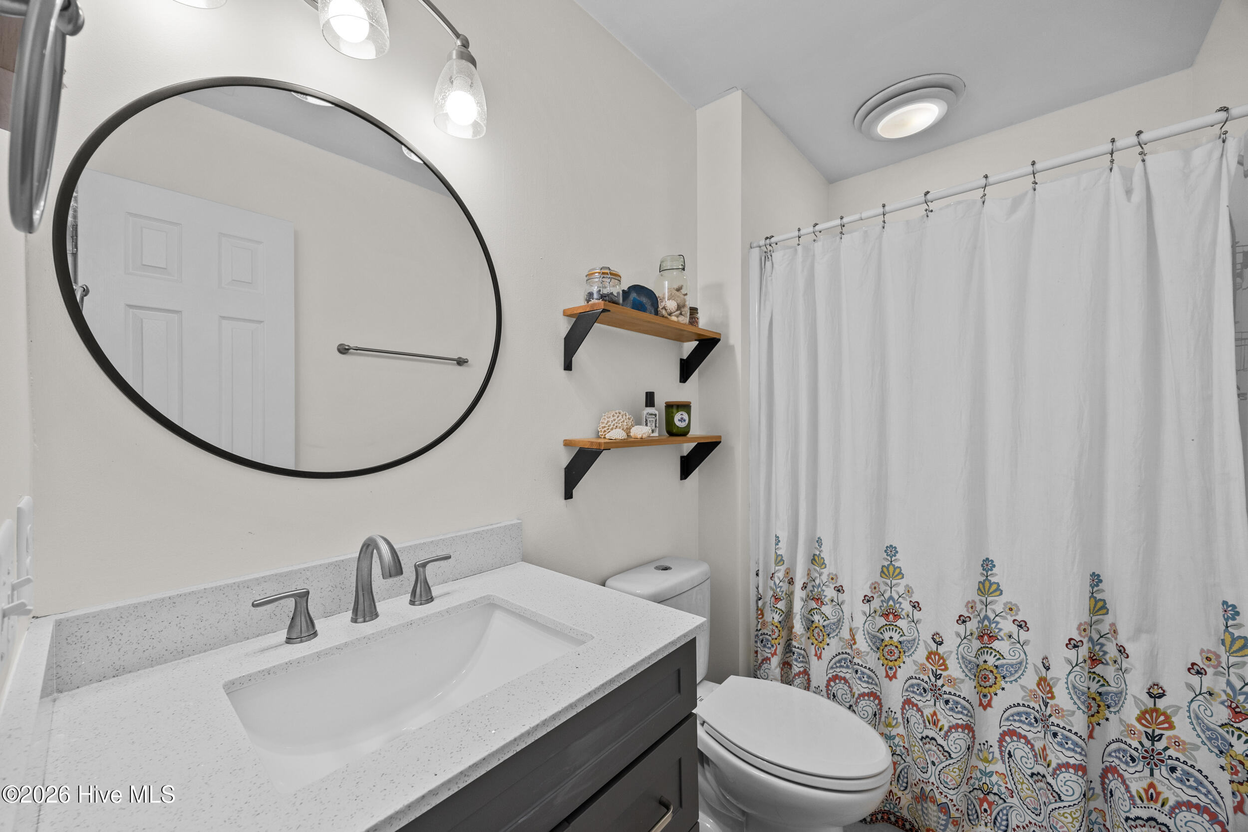 100567438 | Photo 22